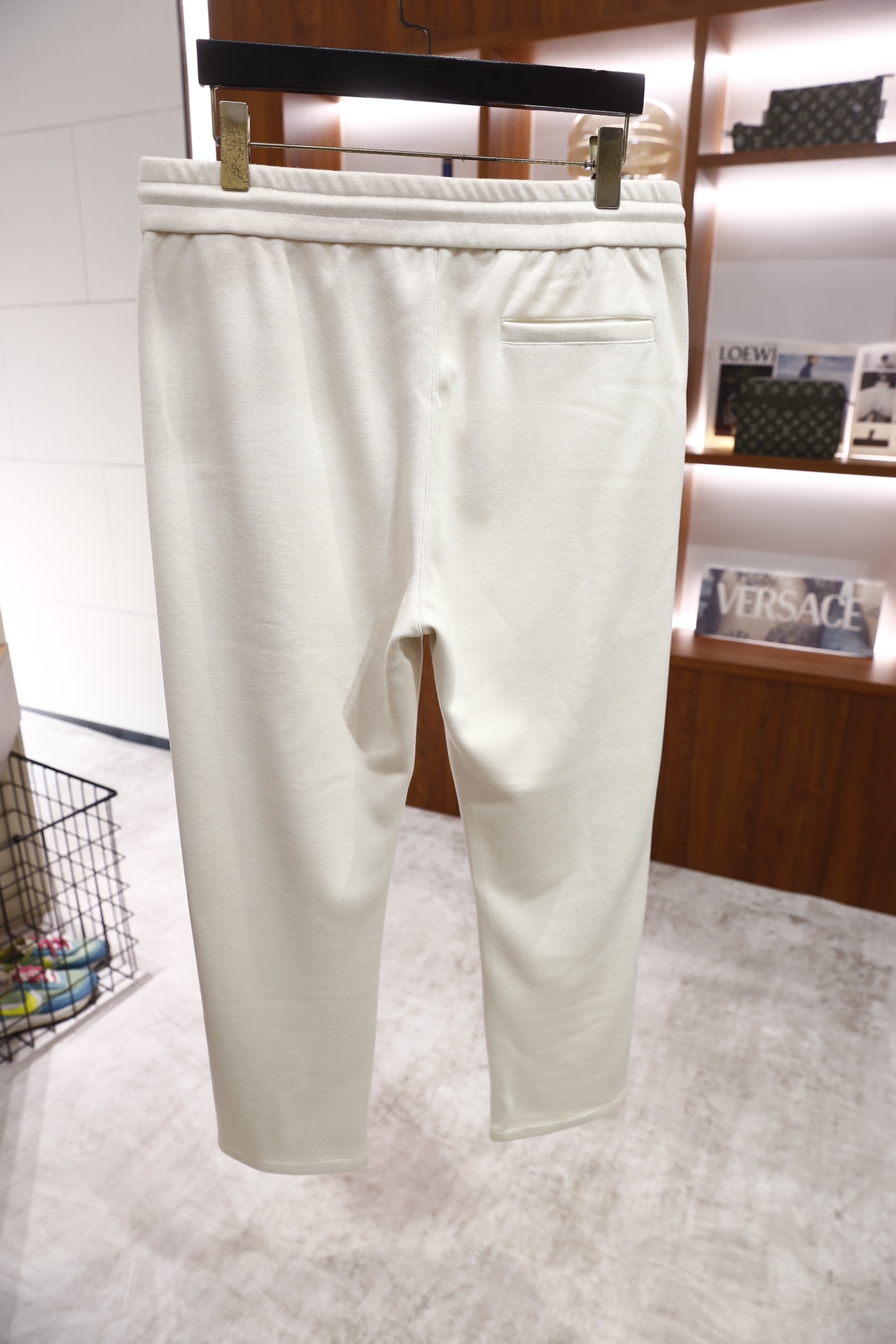 🔥杰尼亚/ZE*NA.25秋冬新款！时尚男士休闲运动套装，包含立领拉链外套与抽绳运动裤：外套为翻领全拉链