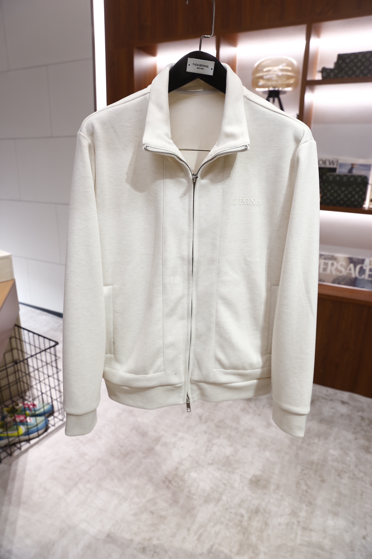 🔥杰尼亚/ZE*NA.25秋冬新款！时尚男士休闲运动套装，包含立领拉链外套与抽绳运动裤：外套为翻领全拉链