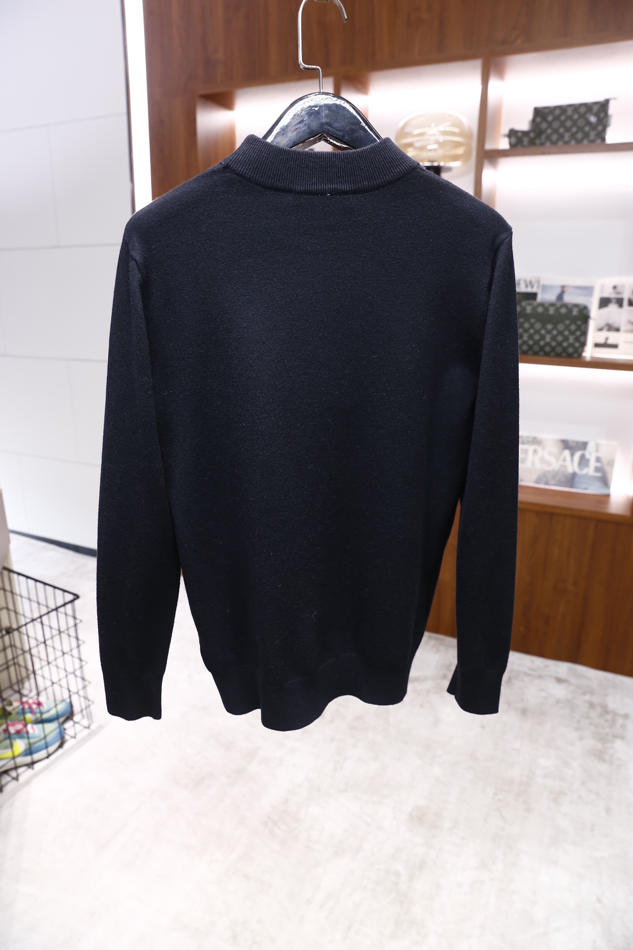 🔥博柏利/Burberry.25秋冬新品！时尚男士百搭毛衫👍采用半高领设计，领口内侧绣有品牌蓝色字样，左