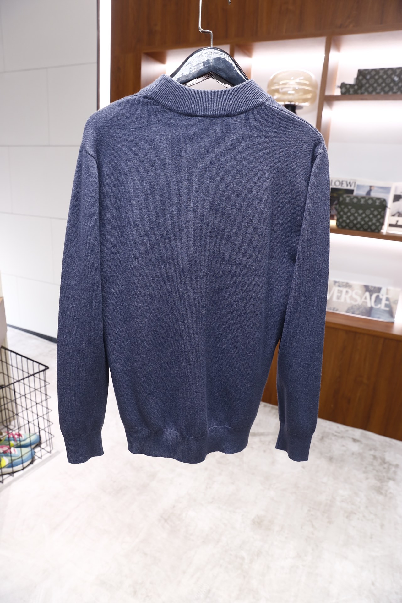 🔥巴黎世家/Balenc*aga.25秋季新品！时尚男士中领长袖毛衫👍🏼采用羊毛混纺面料！衣橱里不可或缺