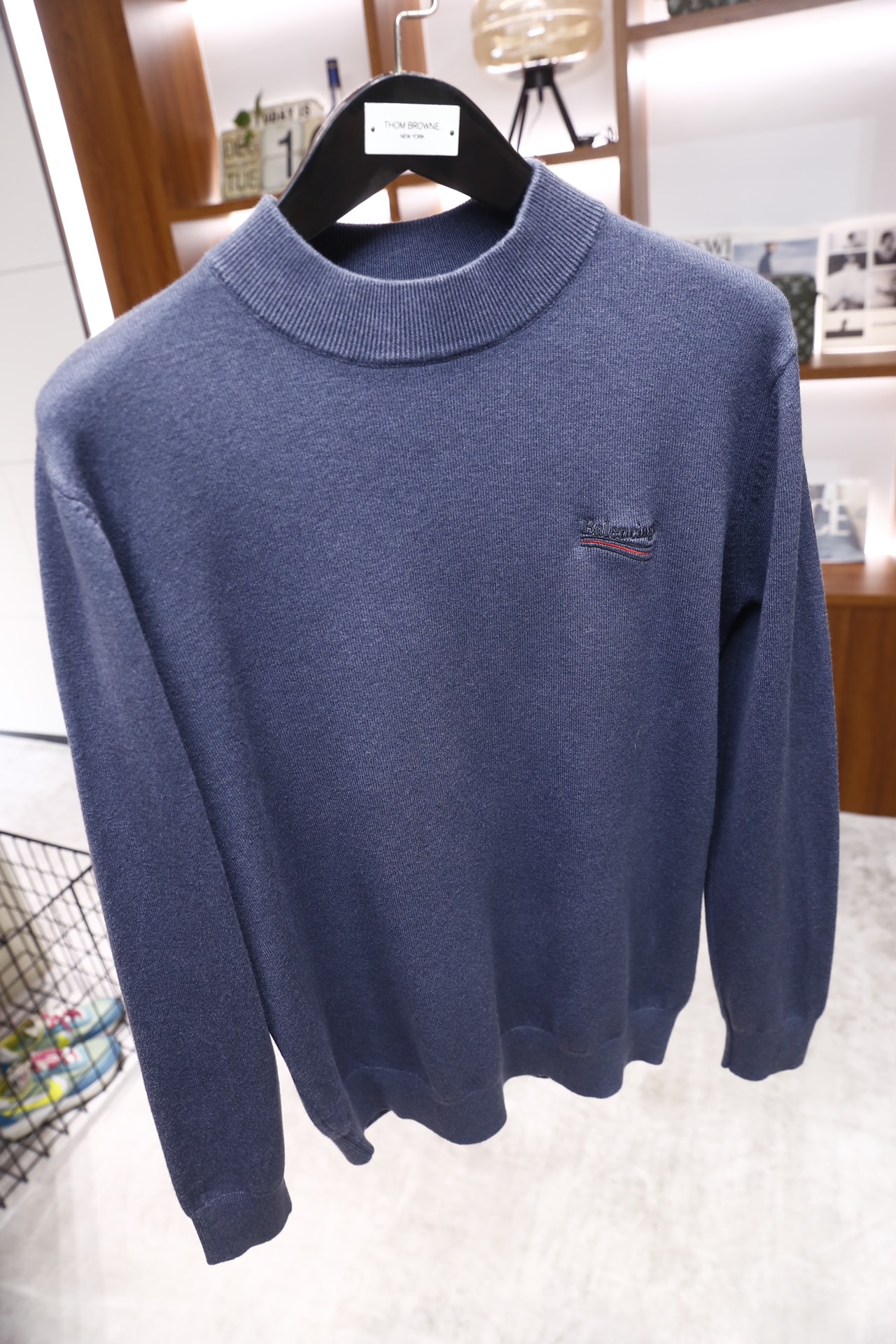 🔥巴黎世家/Balenc*aga.25秋季新品！时尚男士中领长袖毛衫👍🏼采用羊毛混纺面料！衣橱里不可或缺