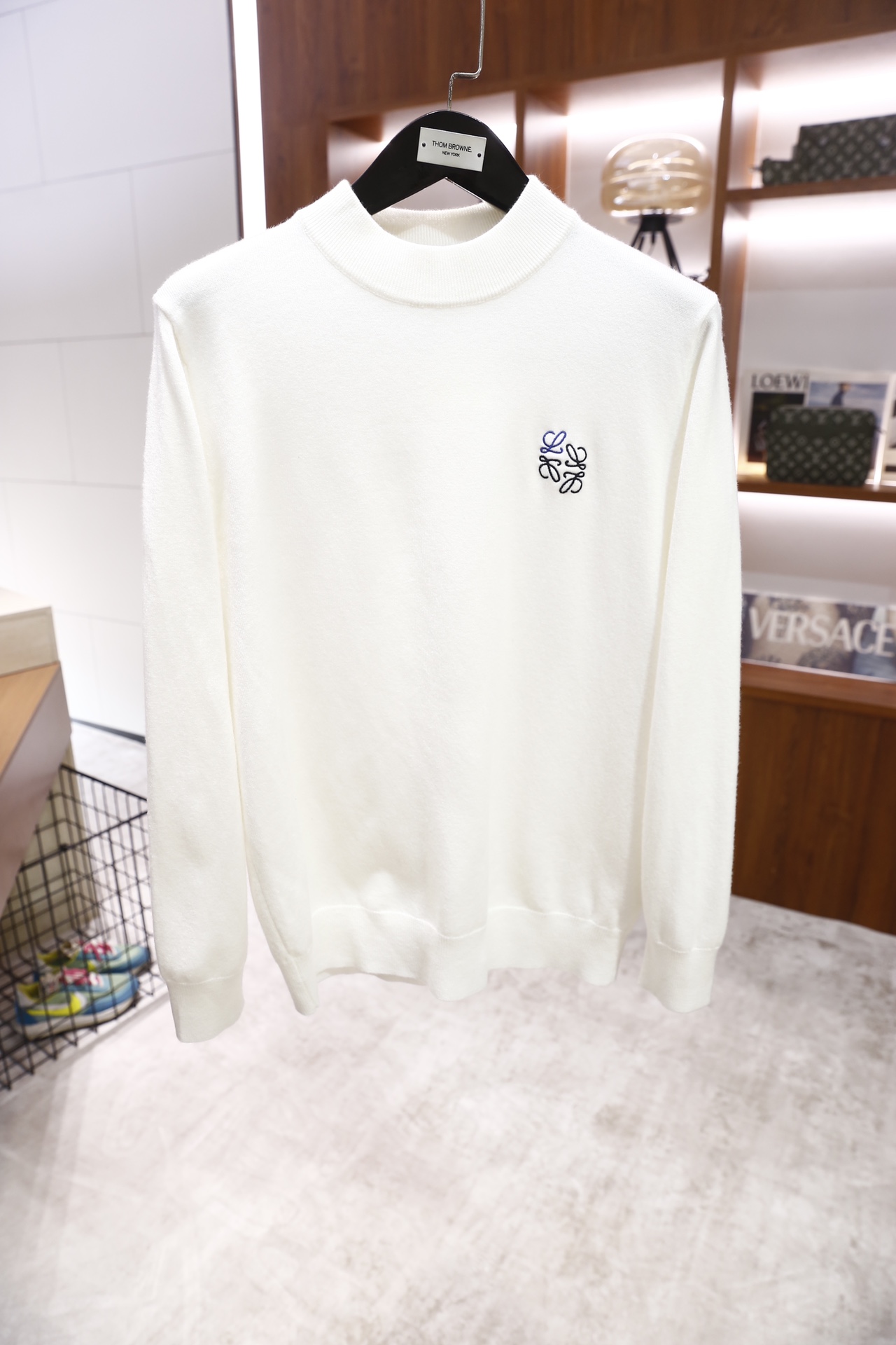 🔥罗意威.25秋季新品男士时尚长袖毛衫👍🏼采用羊毛混纺面料！衣橱里不可或缺的百搭利器，市面罕见类型，柔软