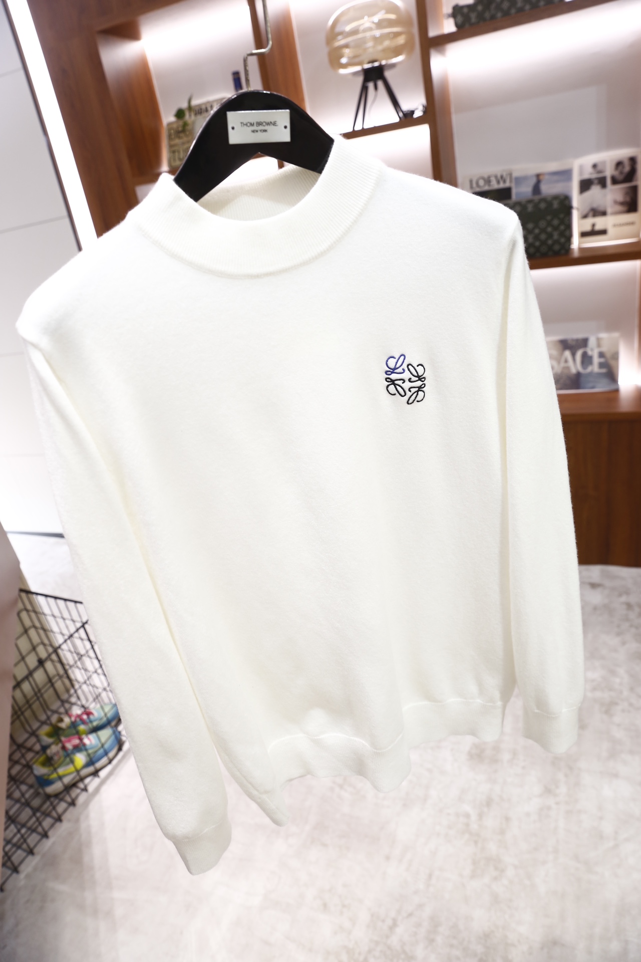 🔥罗意威.25秋季新品男士时尚长袖毛衫👍🏼采用羊毛混纺面料！衣橱里不可或缺的百搭利器，市面罕见类型，柔软