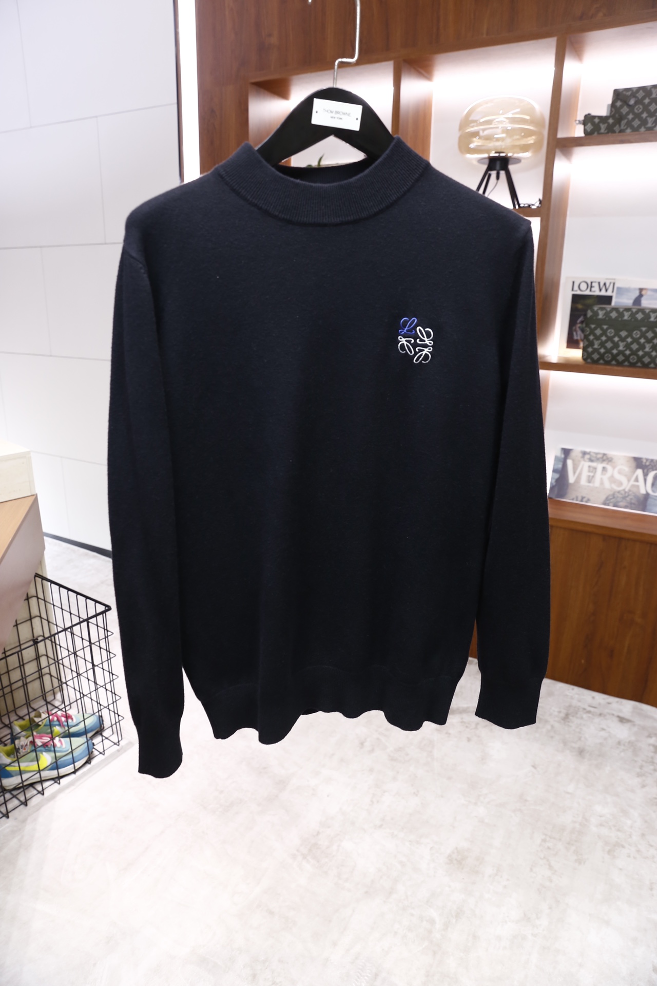 🔥罗意威.25秋季新品男士时尚长袖毛衫👍🏼采用羊毛混纺面料！衣橱里不可或缺的百搭利器，市面罕见类型，柔软