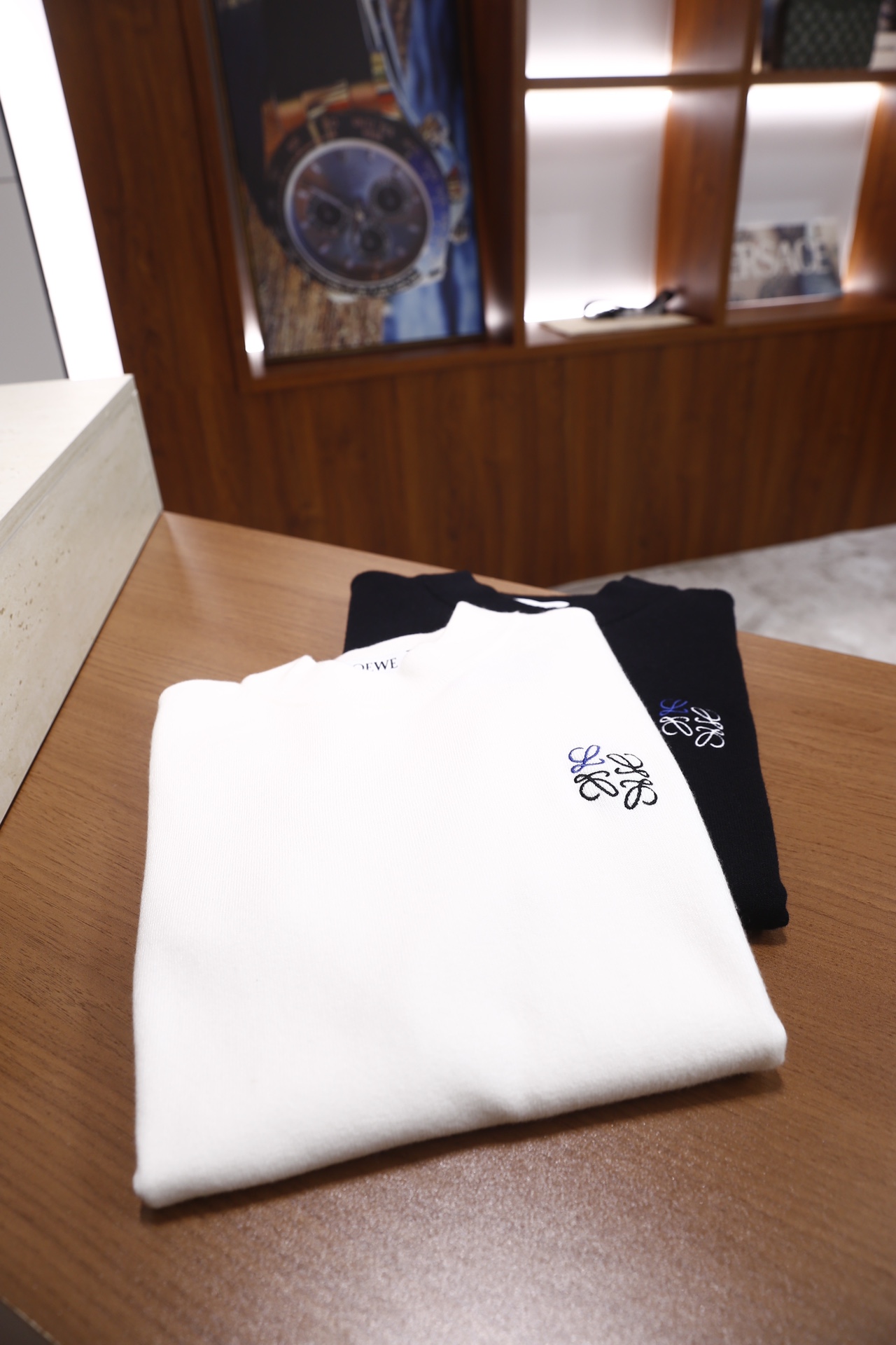 🔥罗意威.25秋季新品男士时尚长袖毛衫👍🏼采用羊毛混纺面料！衣橱里不可或缺的百搭利器，市面罕见类型，柔软