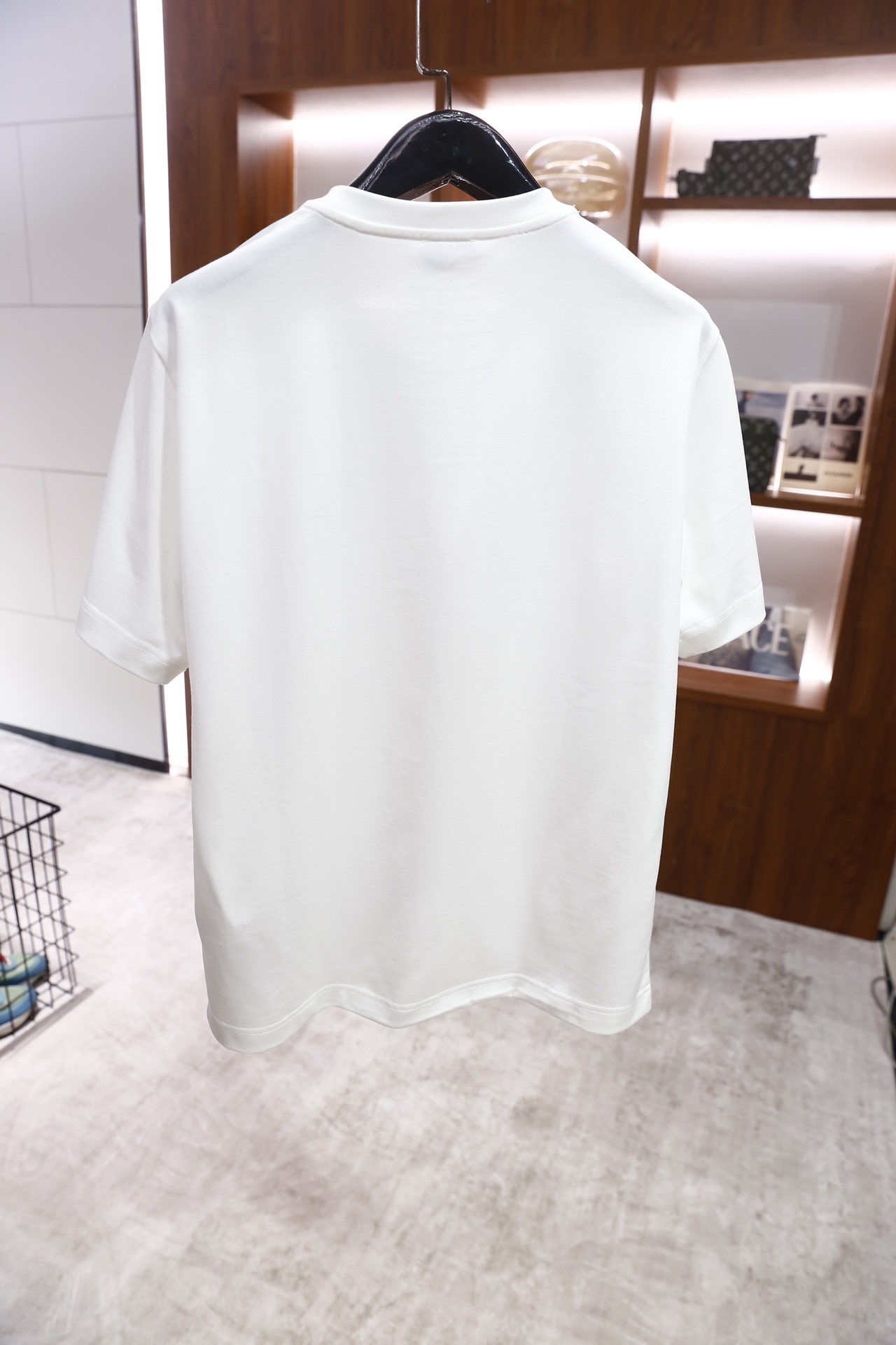 🔥蒙口/Mon*ler.26早春新品！时尚男士短袖T恤，采用经典圆领设计，版型为宽松的基础款，胸前品牌字