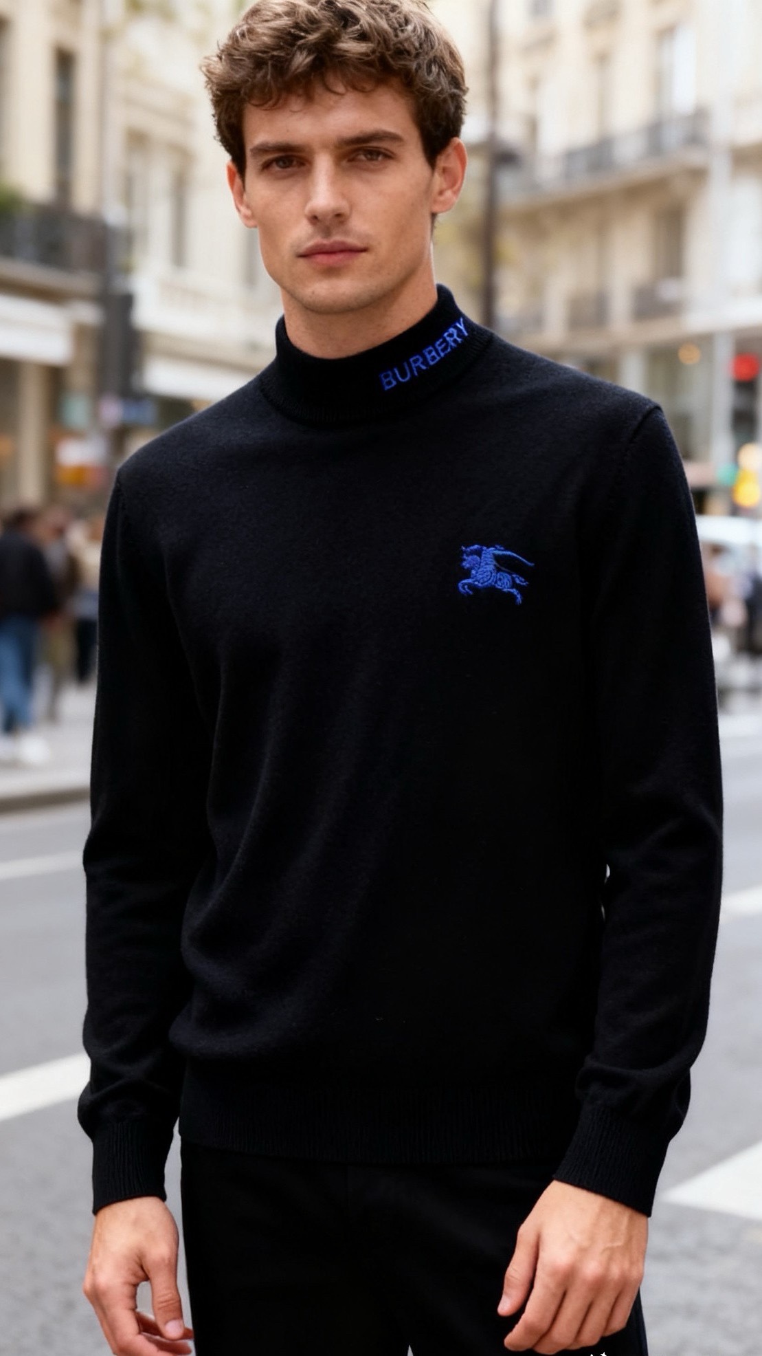 🔥博柏利/Burberry.25秋冬新品！时尚男士百搭毛衫👍采用半高领设计，领口内侧绣有品牌蓝色字样，左