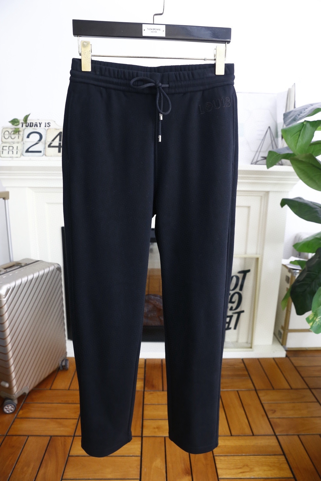 🔥路易威*/Lv.25秋冬新款！时尚男士松紧腰卫裤👍采用进口高档顶级定制棉面料，奢华品牌经典logo设计