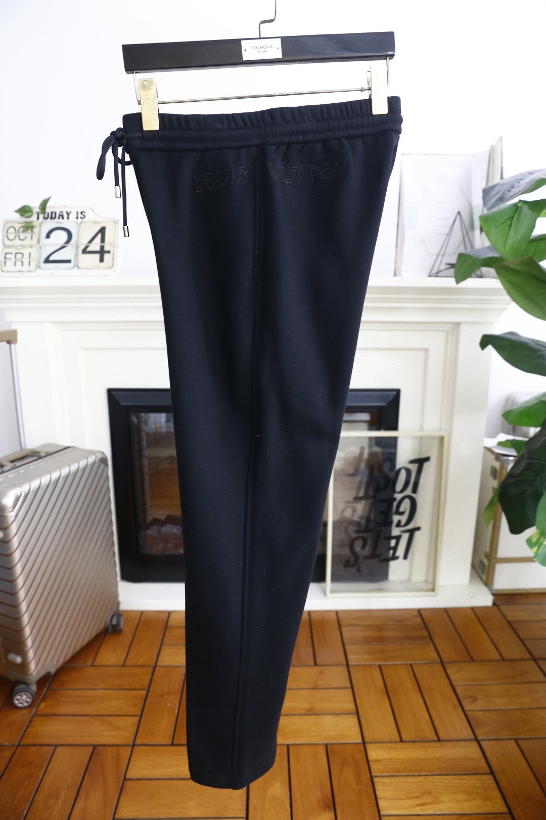 🔥路易威*/Lv.25秋冬新款！时尚男士松紧腰卫裤👍采用进口高档顶级定制棉面料，奢华品牌经典logo设计