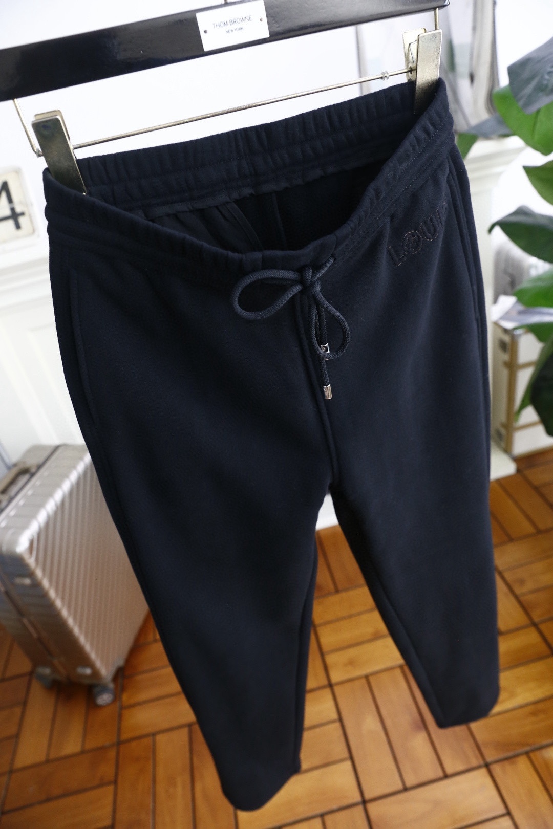 🔥路易威*/Lv.25秋冬新款！时尚男士松紧腰卫裤👍采用进口高档顶级定制棉面料，奢华品牌经典logo设计