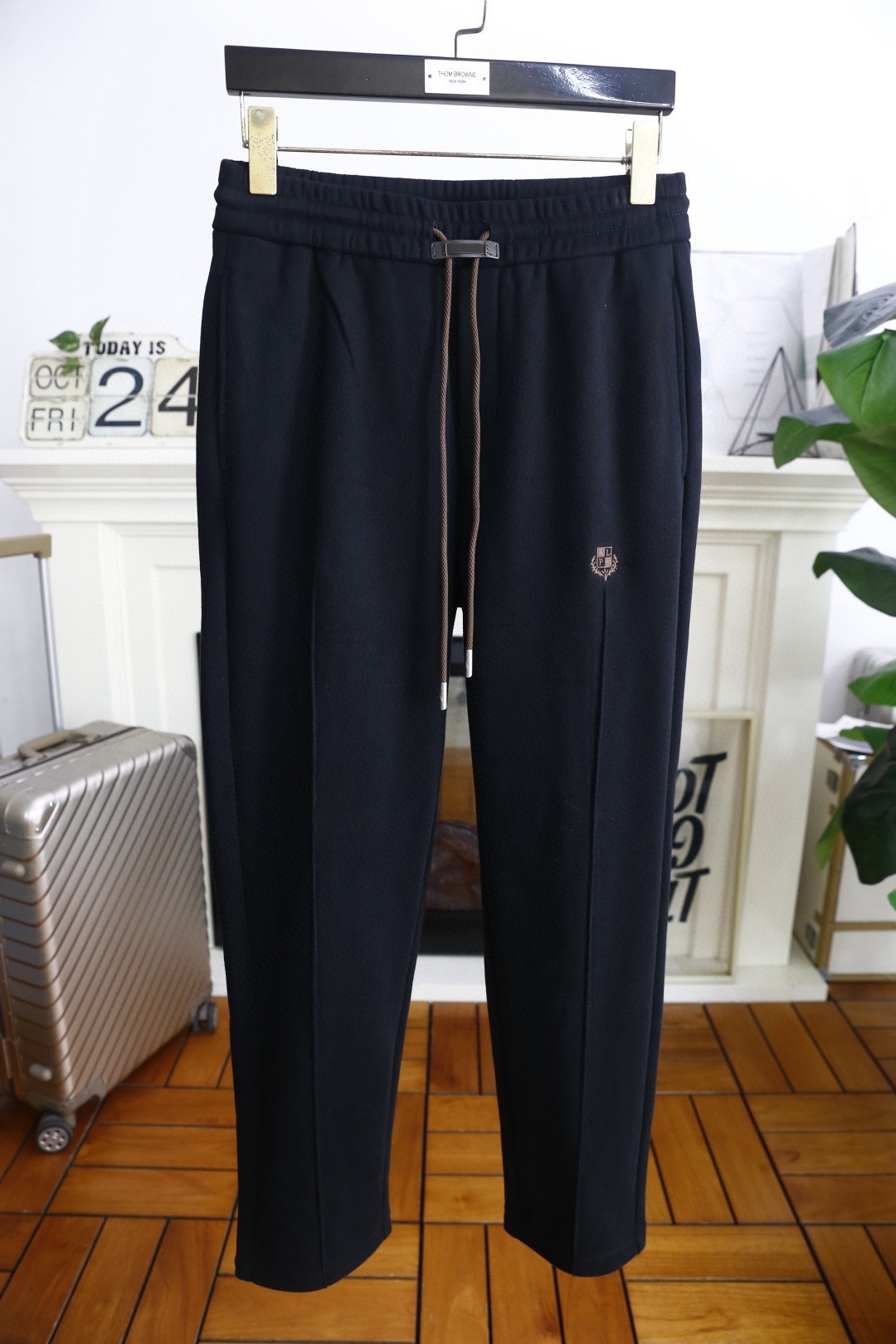 🔥lP🆕.25秋季新品时尚原单男士卫裤，采用进口高档顶级定制棉面料，奢华经典品牌原版logo设计 上身随