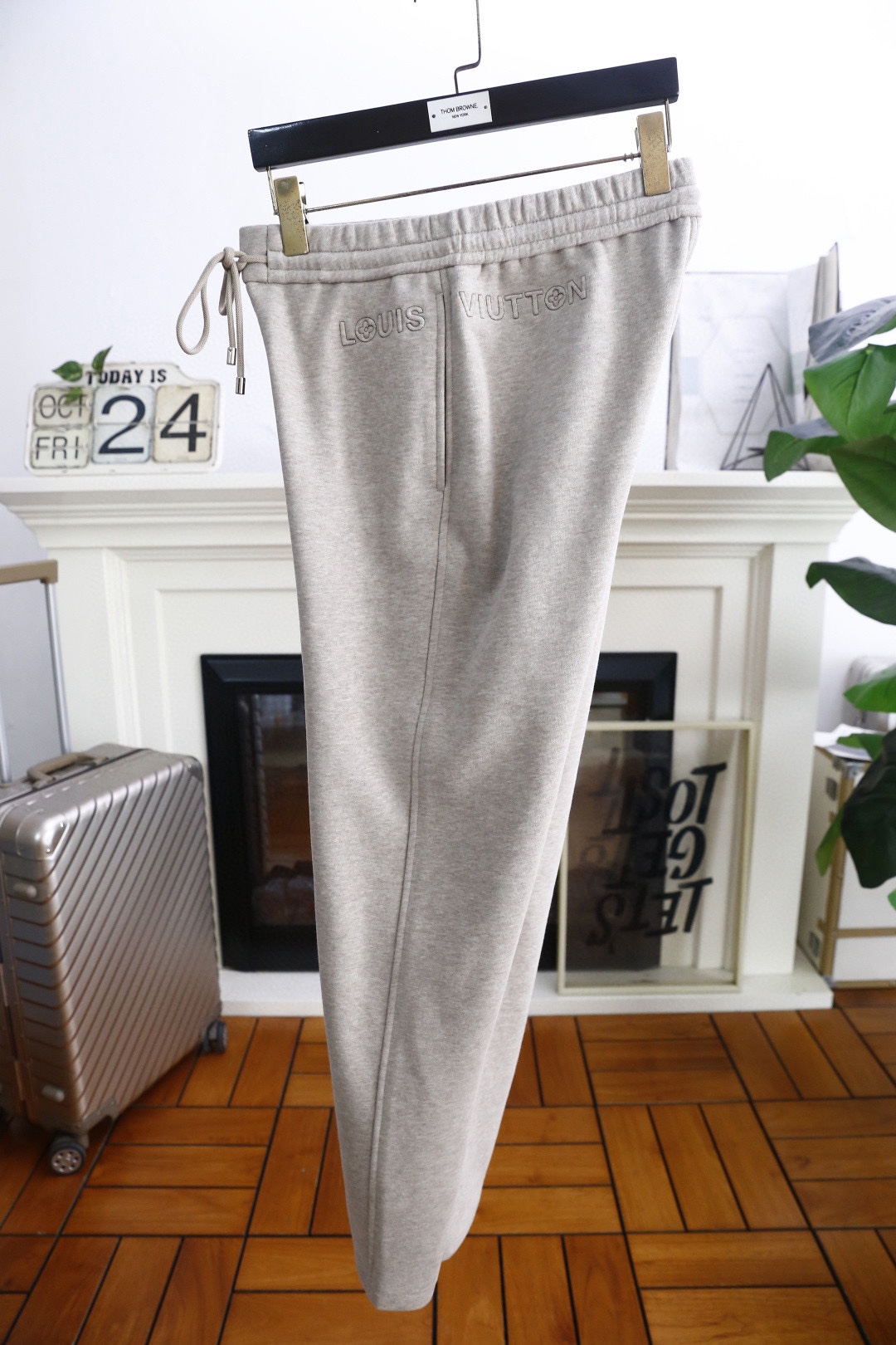 🔥路易威*/Lv.25秋冬新款！时尚男士松紧腰卫裤👍采用进口高档顶级定制棉面料，奢华品牌经典logo设计