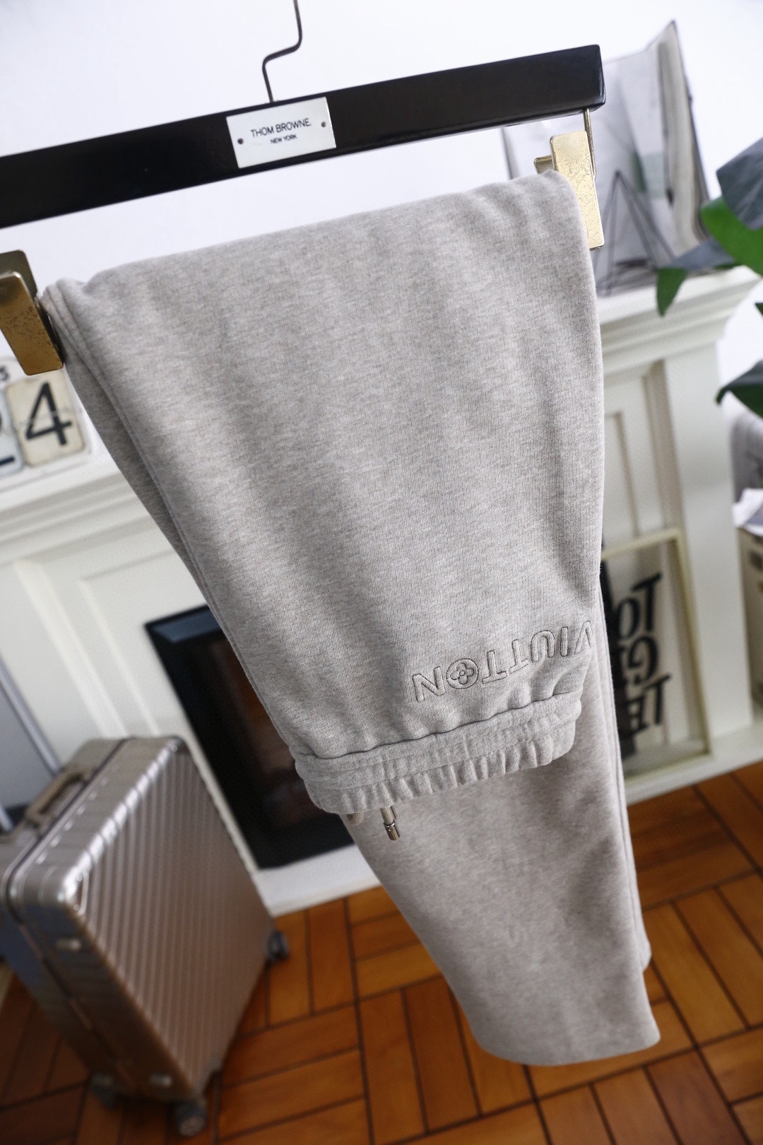 🔥路易威*/Lv.25秋冬新款！时尚男士松紧腰卫裤👍采用进口高档顶级定制棉面料，奢华品牌经典logo设计