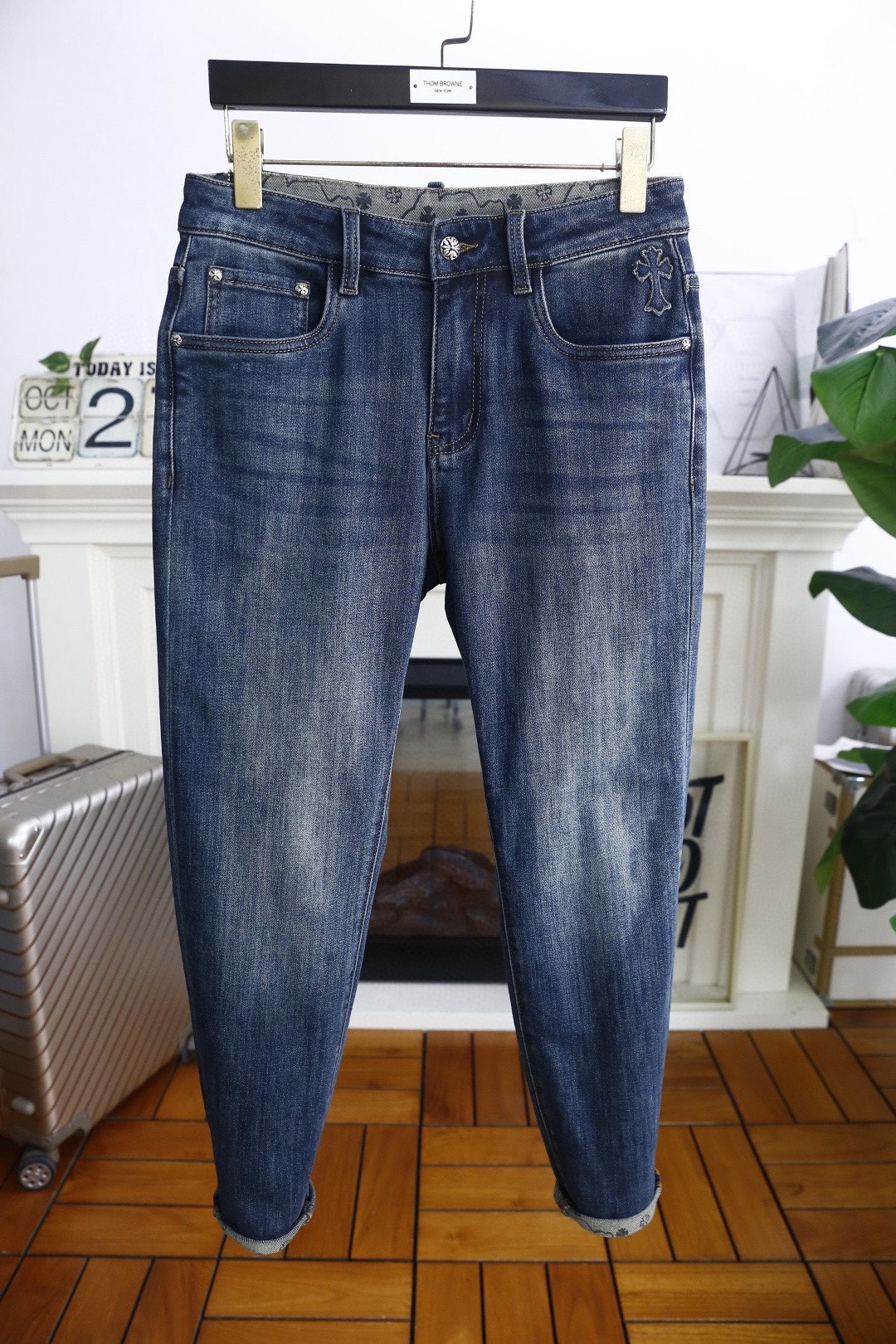 🔥克罗心.25秋季新款🆕时尚男士原单高端蓝色牛仔裤！奢华经典品牌十字架LOGO配饰 身穿着非常舒适 低调