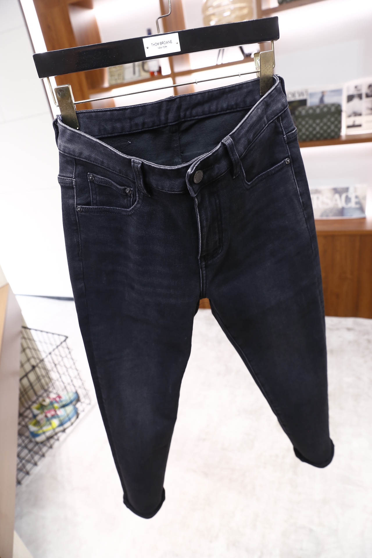 🔥路易威登/LV.25秋冬新品！时尚男士牛仔裤👍采用舒适洗水牛仔面料！面料兼具挺括度与柔软度，耐磨性和垂