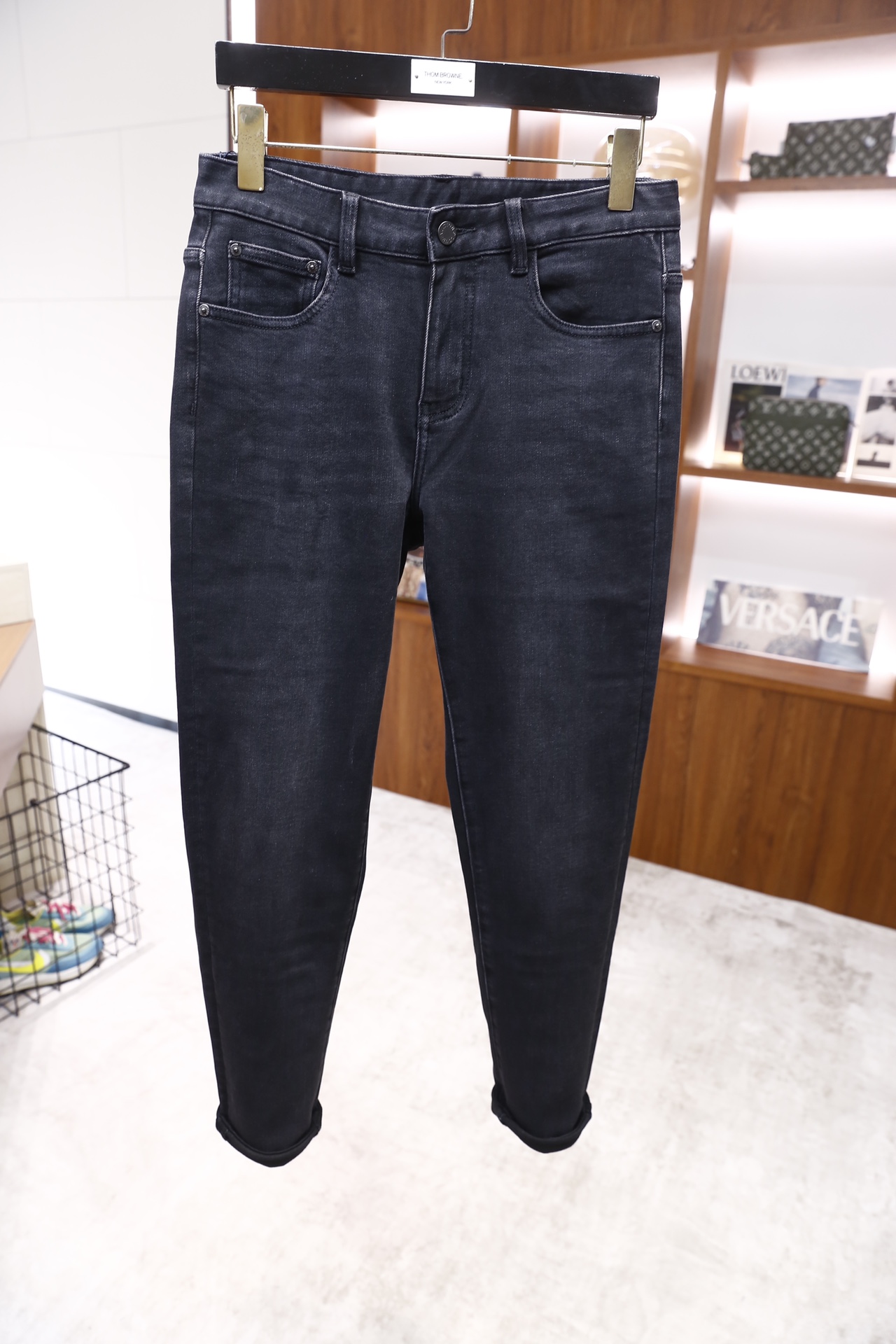 🔥路易威登/LV.25秋冬新品！时尚男士牛仔裤👍采用舒适洗水牛仔面料！面料兼具挺括度与柔软度，耐磨性和垂