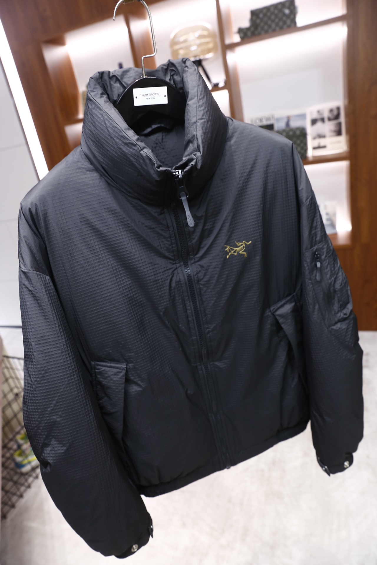 🔥始祖鸟/Arc'teryx.25秋冬新款！时尚男士羽绒服采用格纹肌理的户外功能性面料，防风抗撕裂性能优