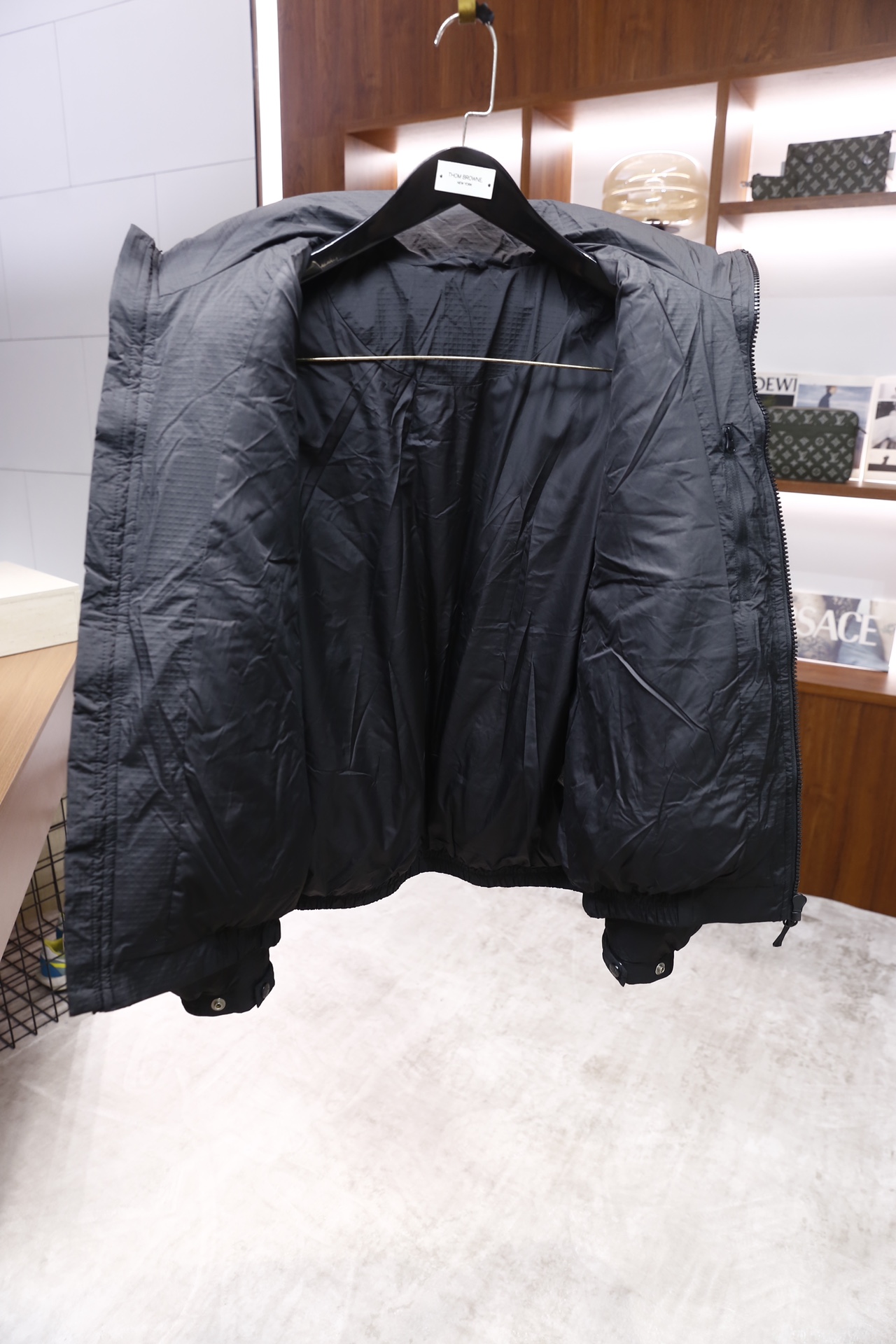 🔥始祖鸟/Arc'teryx.25秋冬新款！时尚男士羽绒服采用格纹肌理的户外功能性面料，防风抗撕裂性能优