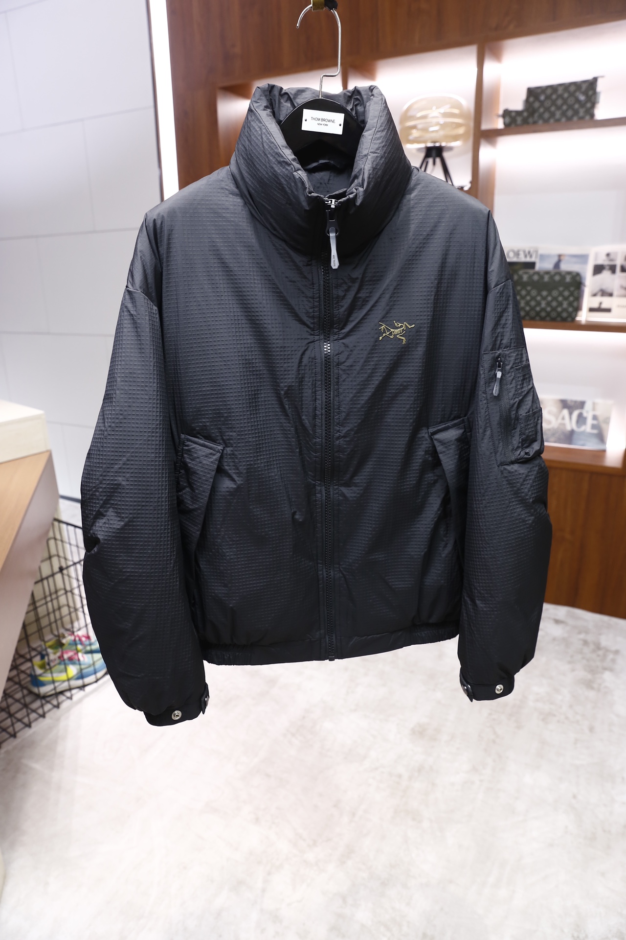 🔥始祖鸟/Arc'teryx.25秋冬新款！时尚男士羽绒服采用格纹肌理的户外功能性面料，防风抗撕裂性能优