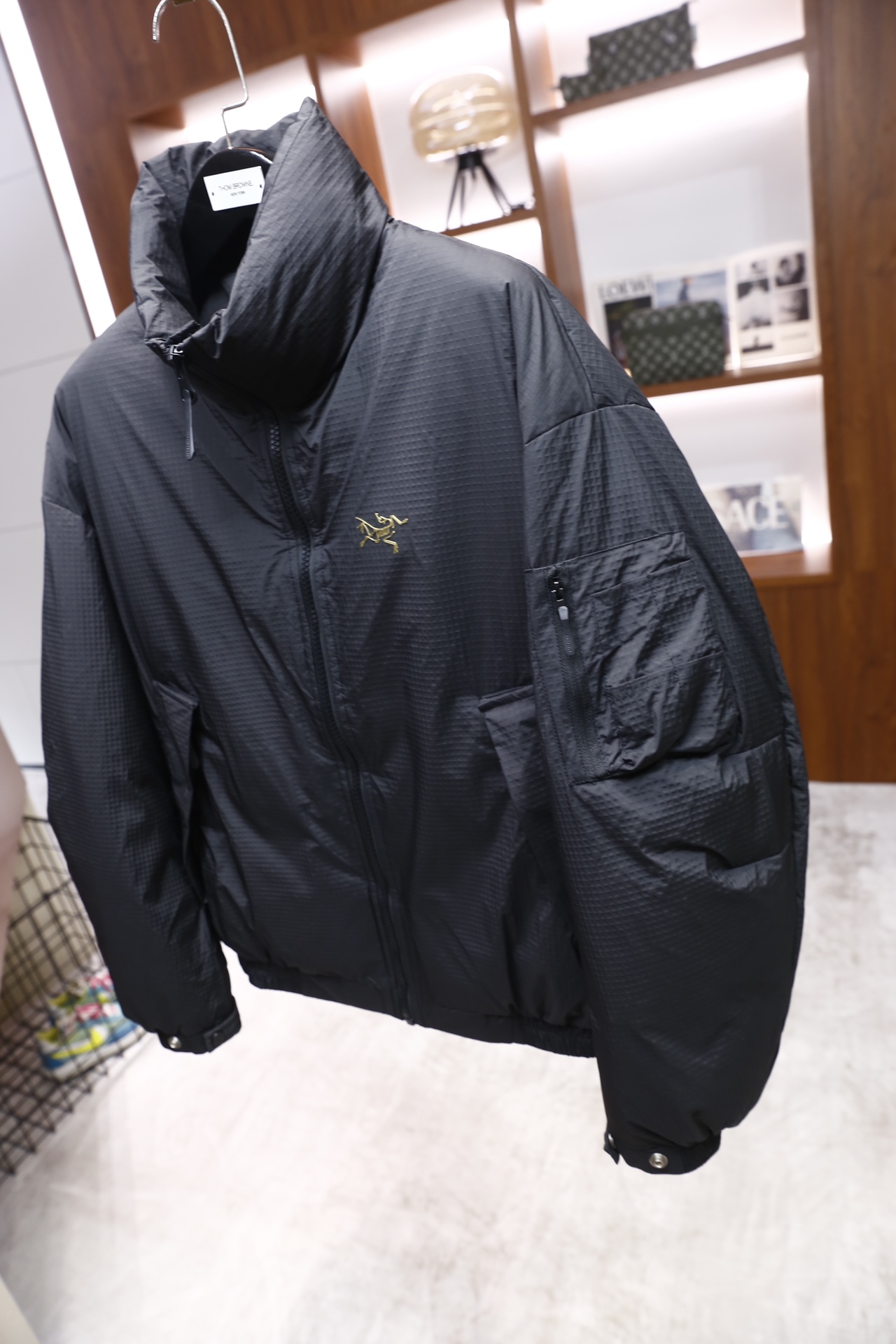 🔥始祖鸟/Arc'teryx.25秋冬新款！时尚男士羽绒服采用格纹肌理的户外功能性面料，防风抗撕裂性能优