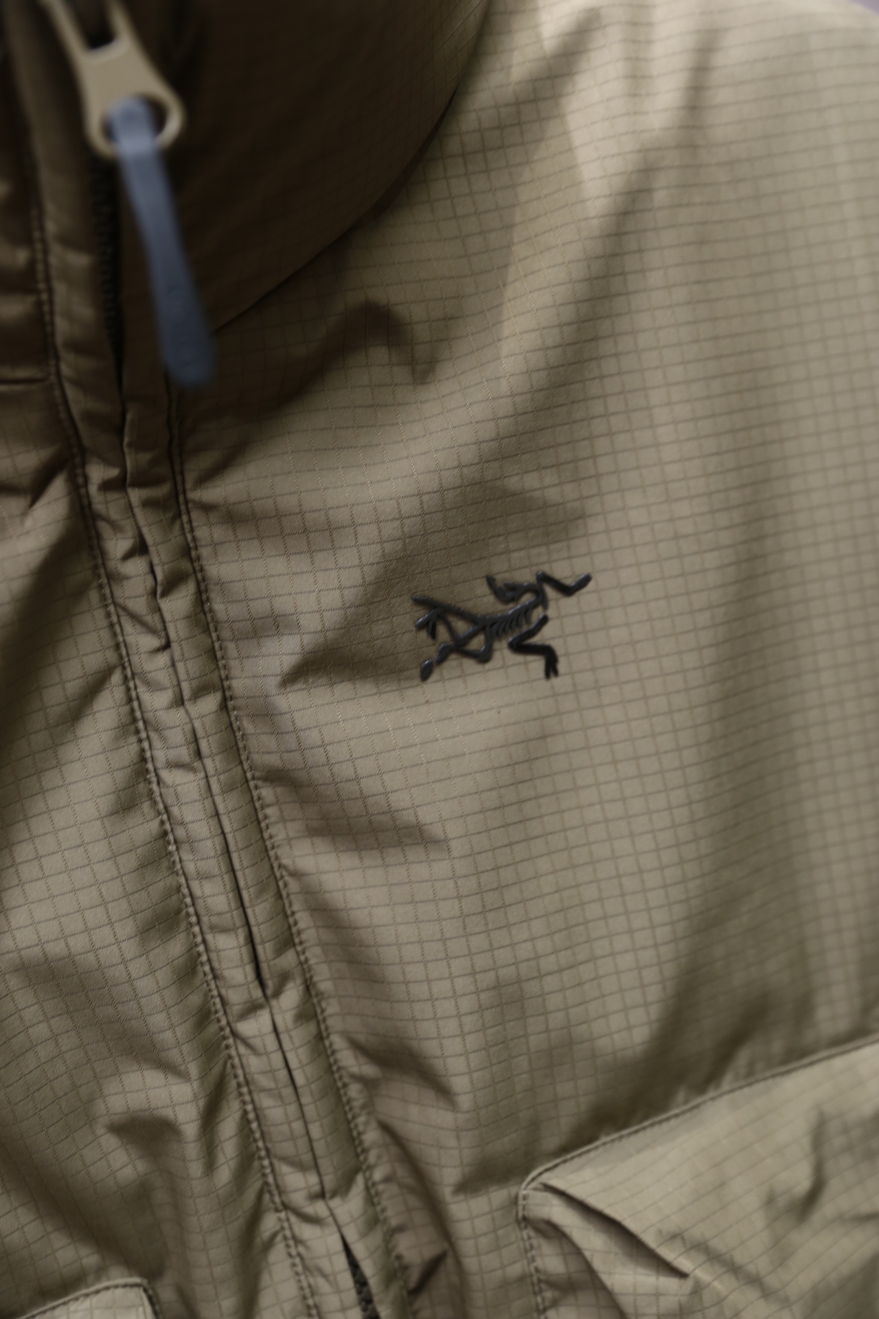 🔥始祖鸟/Arc'teryx.25秋冬新款！时尚男士羽绒服采用格纹肌理的户外功能性面料，防风抗撕裂性能优