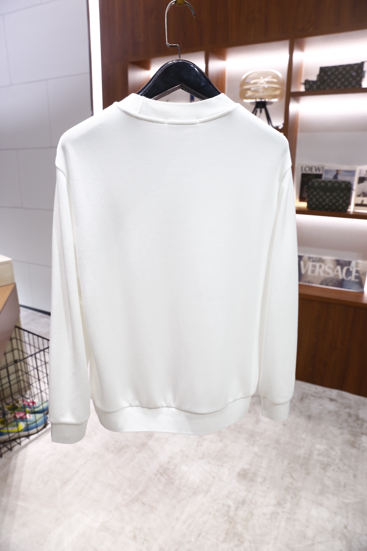 🔥Valent*no/华伦天奴.25秋冬新款男士圆领卫衣👍采用舒适棉面料打造，质感柔软且挺括。奢华经典品