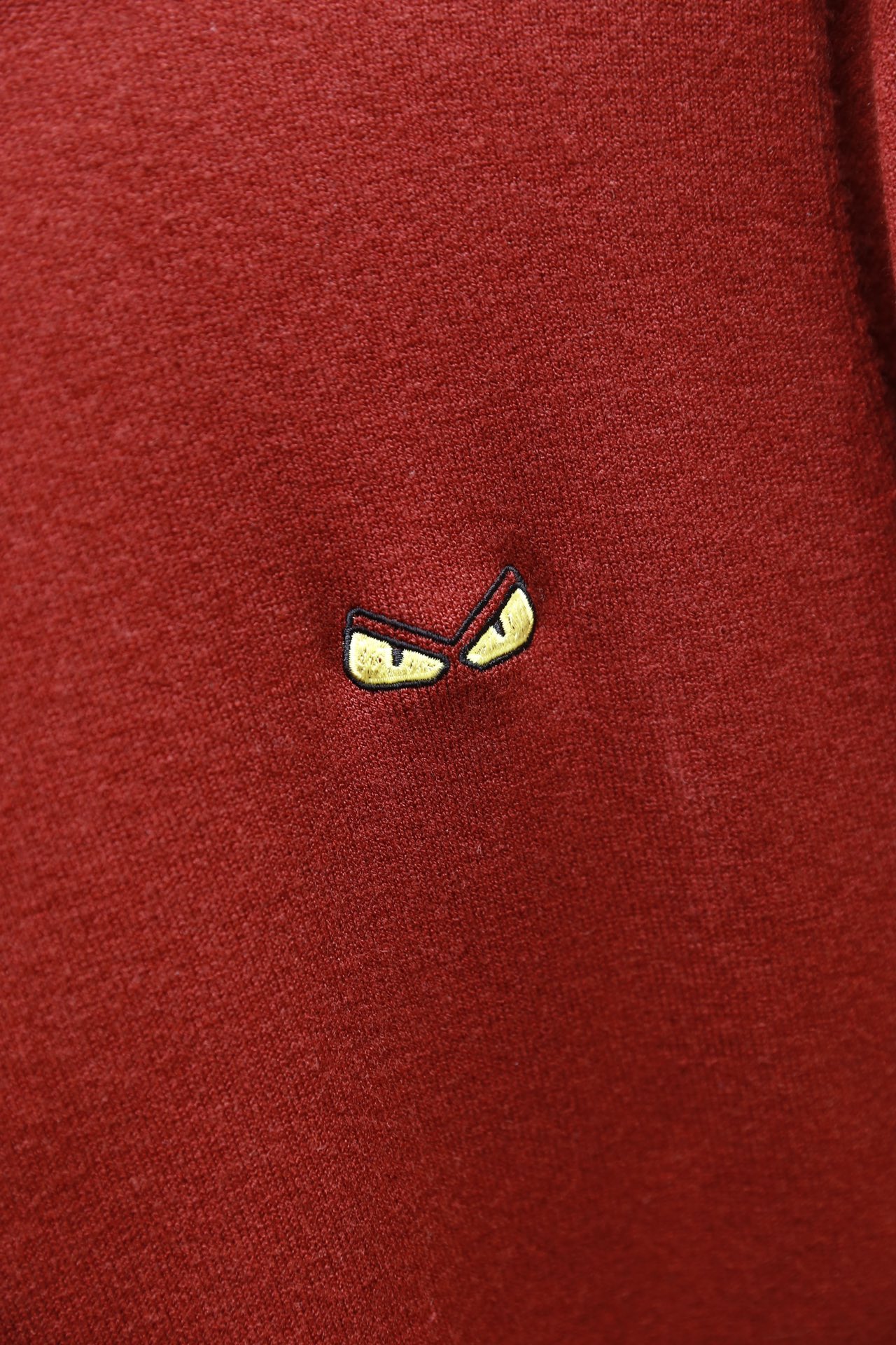 🔥芬迪/Fe*di.25秋冬新品！时尚男士毛衫为半高领版型，采用细密的羊毛混纺面料制成，触感柔软且有不错