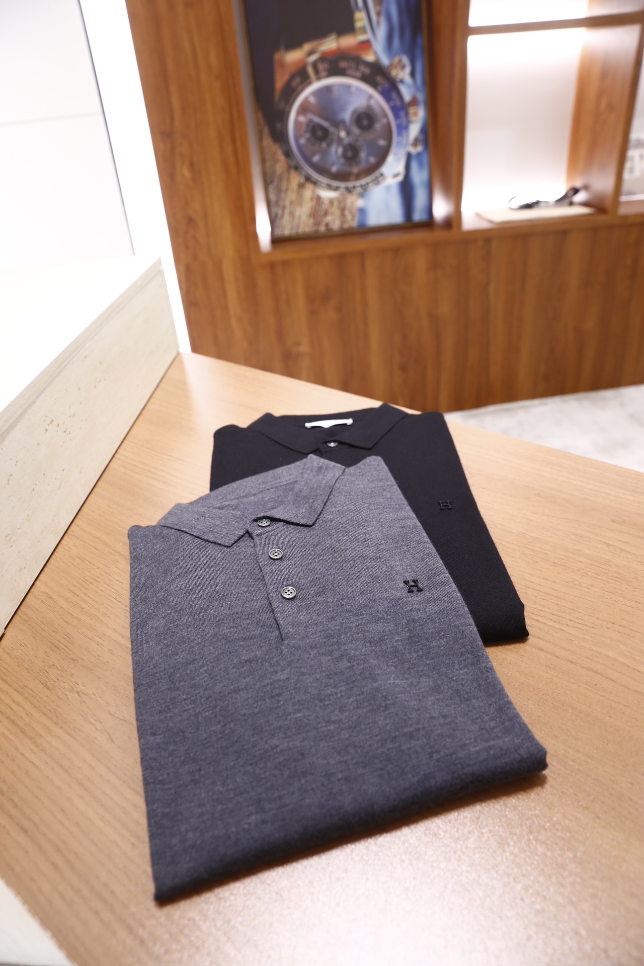 🔥爱马仕/HERMÈS.25秋冬新款！时尚男士百搭纯毛针织Polo衫采用纯毛面料制作，质地细腻柔软，兼具