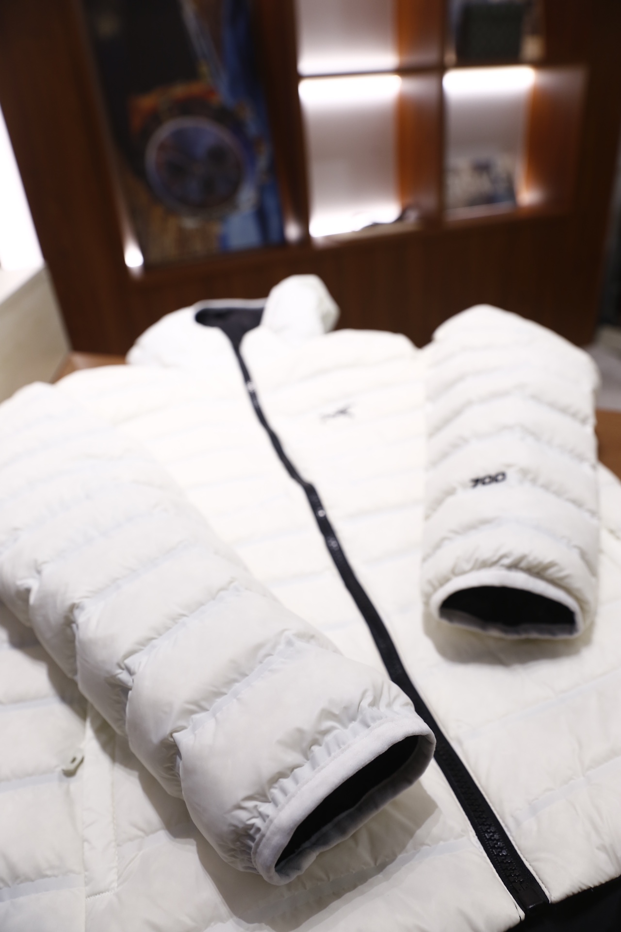 🔥始祖鸟/Arc'teryx.2025秋冬新品！时尚男士双面可穿轻薄羽绒服采用羽绒填充，兼具户外功能性与