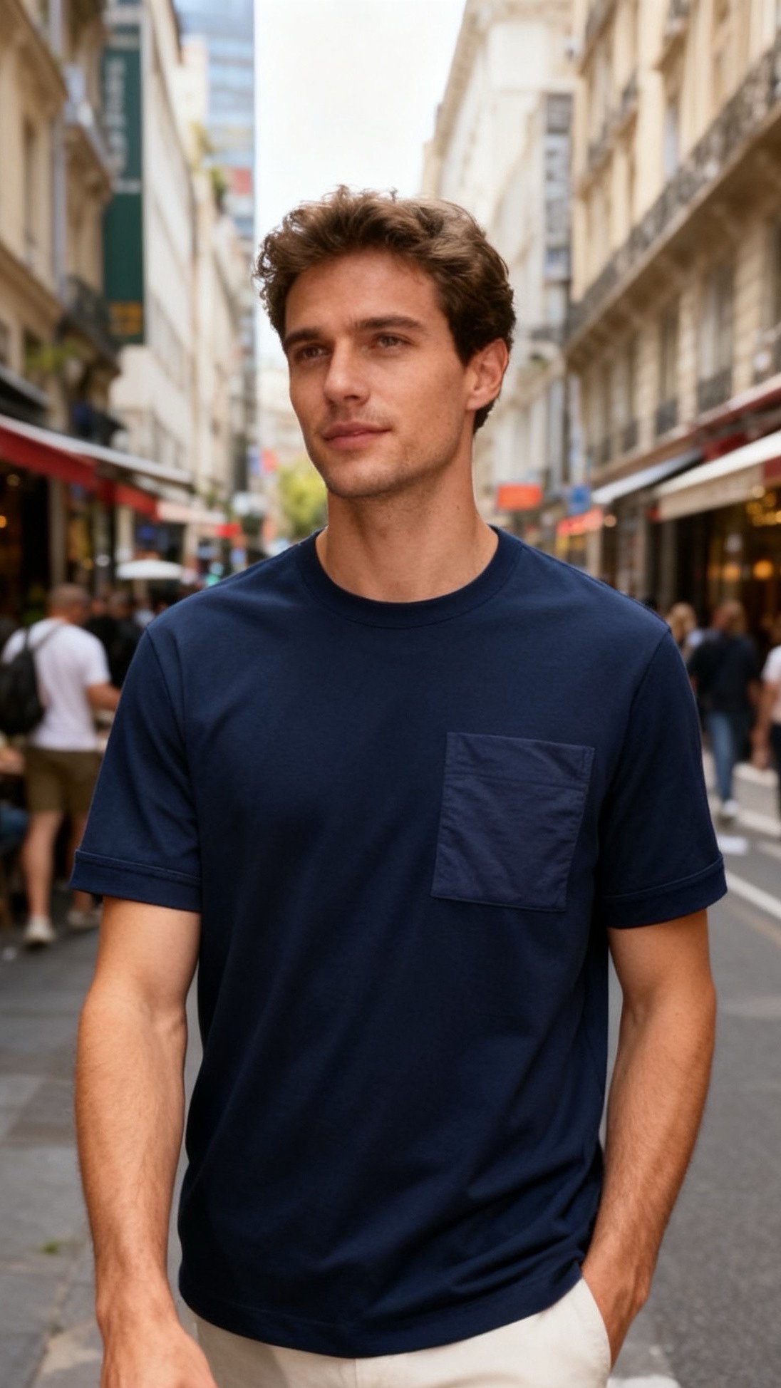 🔥蒙口/Monc*er.2026早春新品！时尚男士短袖T恤为基础圆领版型，衣身采用纯色设计，胸前位置拼接