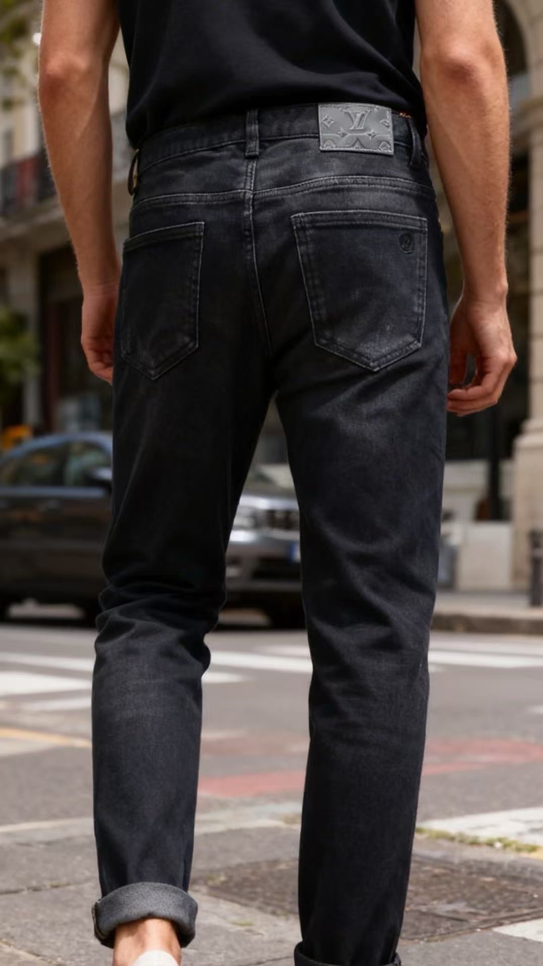 🔥路易威登/LV.25秋冬新品！时尚男士牛仔裤👍采用舒适洗水牛仔面料！面料兼具挺括度与柔软度，耐磨性和垂