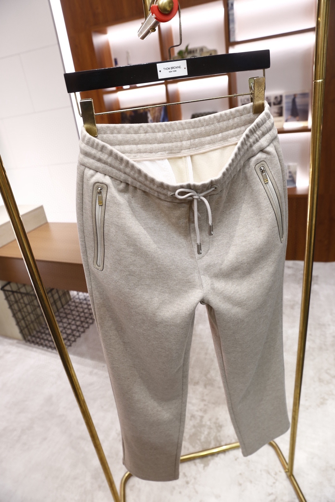 🔥杰尼*/Zeg*a.25秋冬新品！时尚男士百搭休闲裤👍内敛低调的设计风格，奢华品牌logo标志✅点缀！