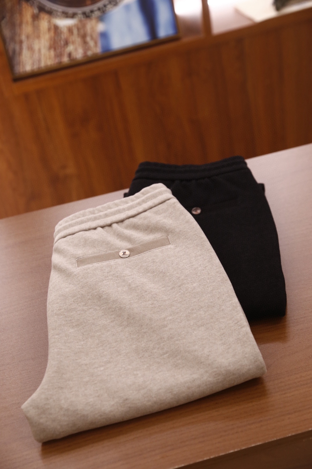 🔥杰尼*/Zeg*a.25秋冬新品！时尚男士百搭休闲裤👍内敛低调的设计风格，奢华品牌logo标志✅点缀！