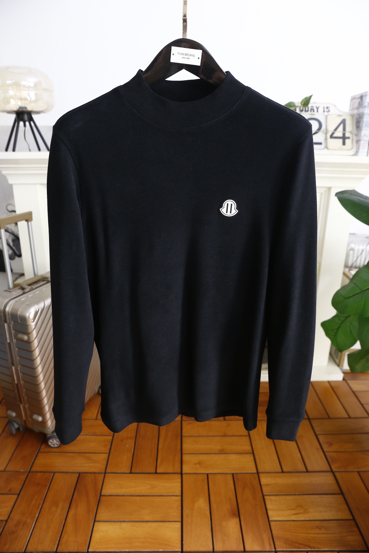 🔥蒙口/Mon*ler.25秋冬新品！男士经典百搭半高领长袖上衣，采用莱赛尔、棉与山羊绒混纺面料制作，融