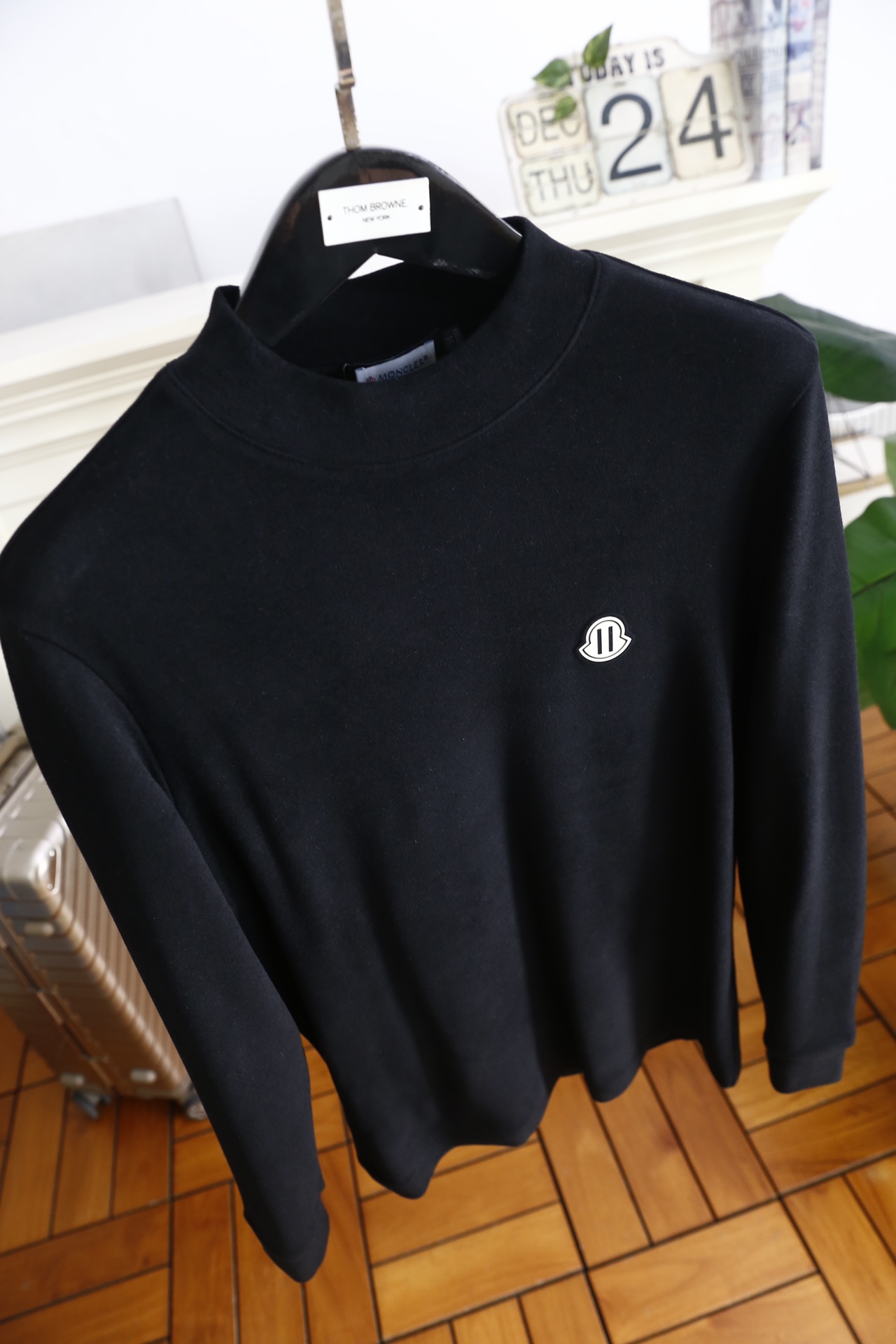 🔥蒙口/Mon*ler.25秋冬新品！男士经典百搭半高领长袖上衣，采用莱赛尔、棉与山羊绒混纺面料制作，融