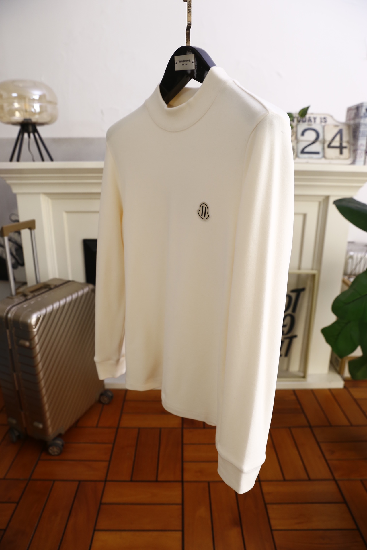 🔥蒙口/Mon*ler.25秋冬新品！男士经典百搭半高领长袖上衣，采用莱赛尔、棉与山羊绒混纺面料制作，融