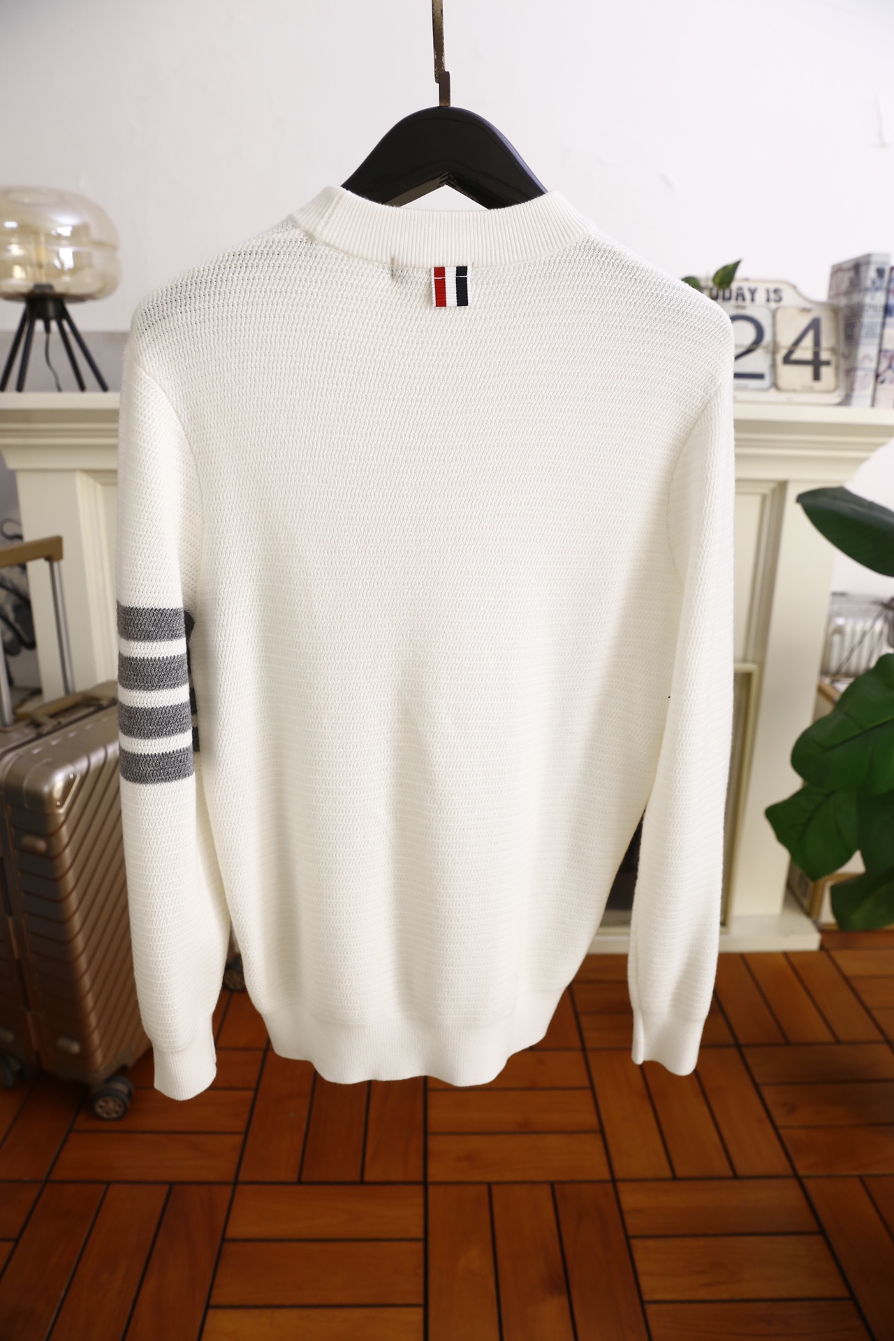 🔥TB.25秋冬新品！时尚男士半高领针织衫，含29.6%绵羊毛面料混纺制成，兼具绵羊毛的柔软亲肤特性与混