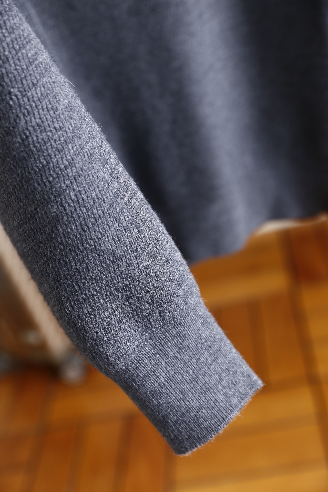 🔥TB.25秋冬新品！时尚男士半高领针织衫，含29.6%绵羊毛面料混纺制成，兼具绵羊毛的柔软亲肤特性与混