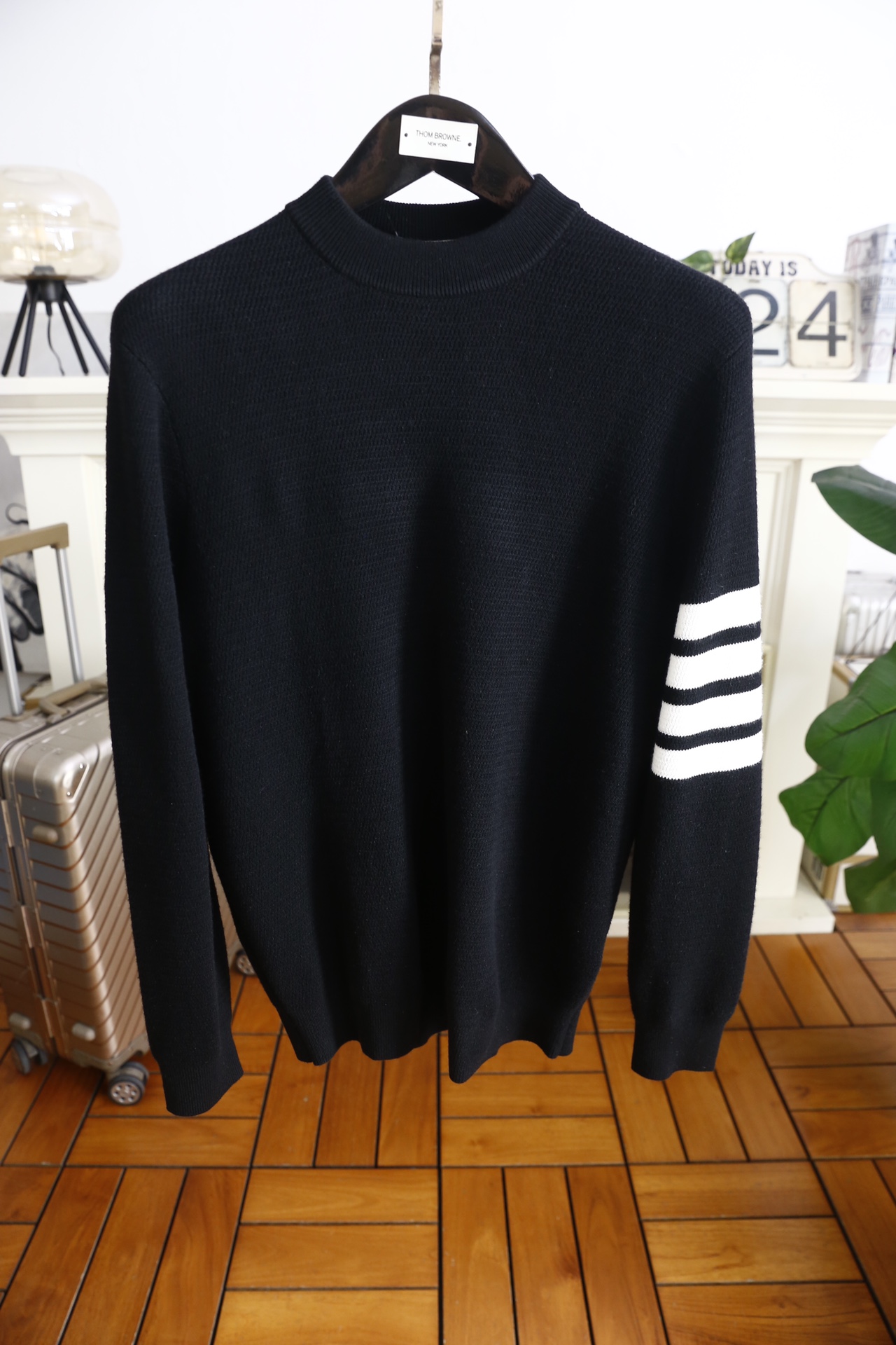 🔥TB.25秋冬新品！时尚男士半高领针织衫，含29.6%绵羊毛面料混纺制成，兼具绵羊毛的柔软亲肤特性与混