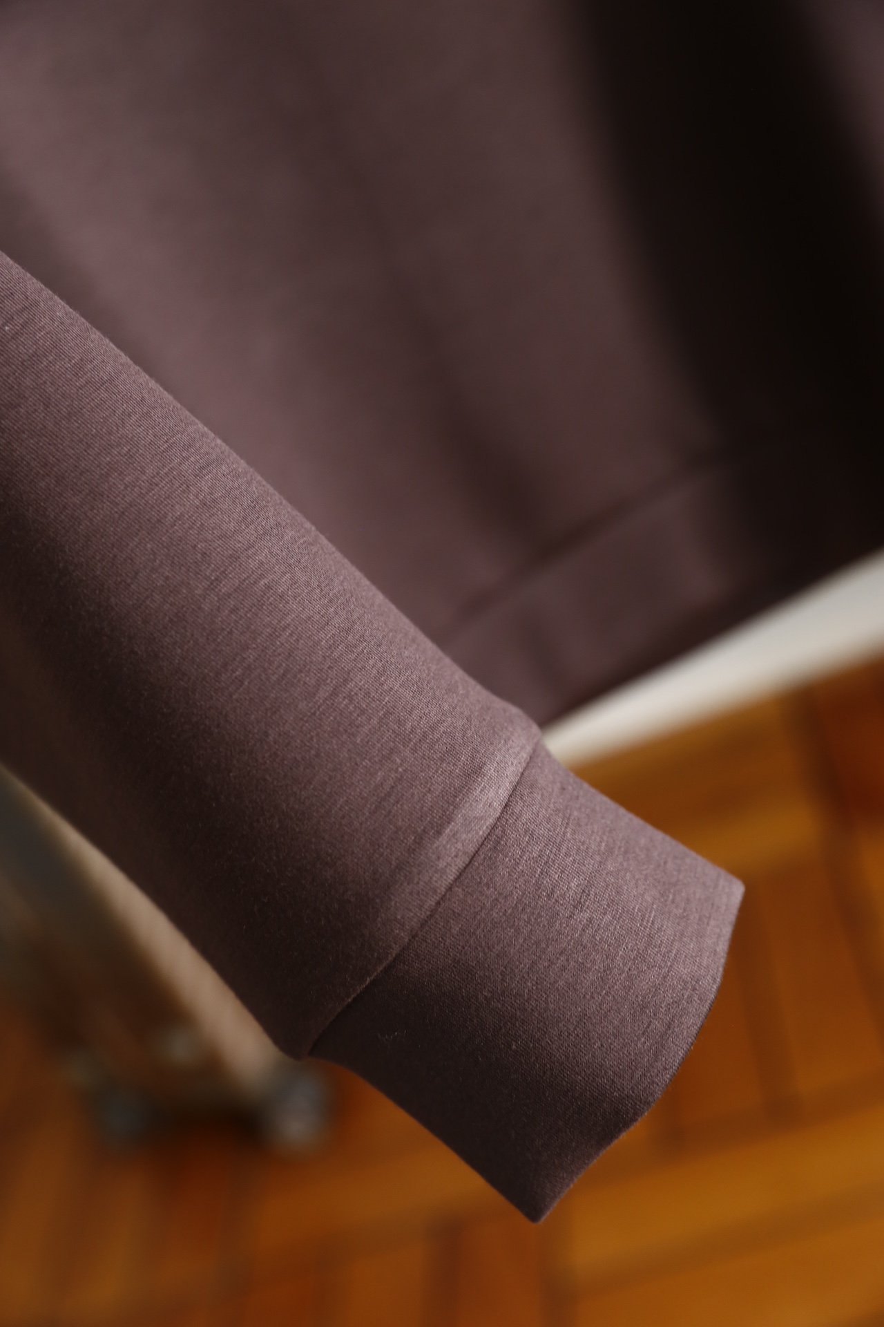 🔥迪奥.25秋冬新品！时尚男士百搭圆领长袖卫衣，以聚酯纤维面料打造，面料具备良好的抗皱性与耐磨性，触感柔