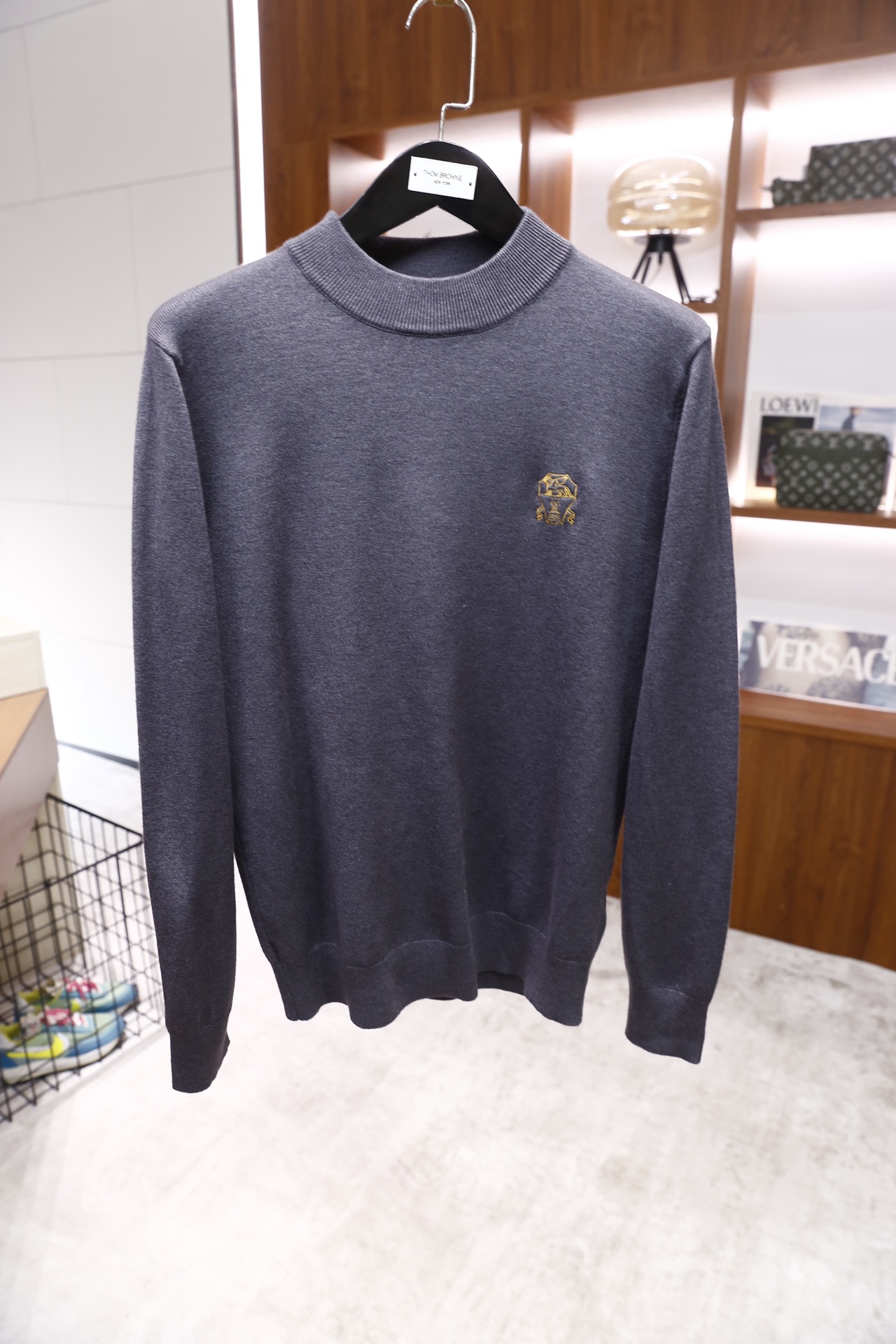 🔥Bc.25秋冬新品！时尚男士百搭半高领毛衫！选用细腻羊毛混纺面料制作，半高领领口设计贴合颈部且无紧绷感