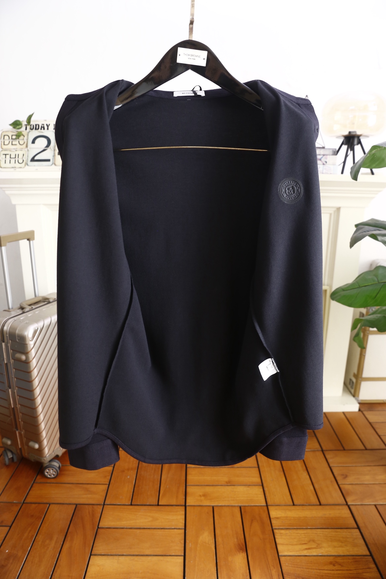 🔥巴宝丽/Burb*rry.25秋季新品！时尚男士休闲衬衫式Polo衫采用羊毛针织面料打造，触感柔软且兼