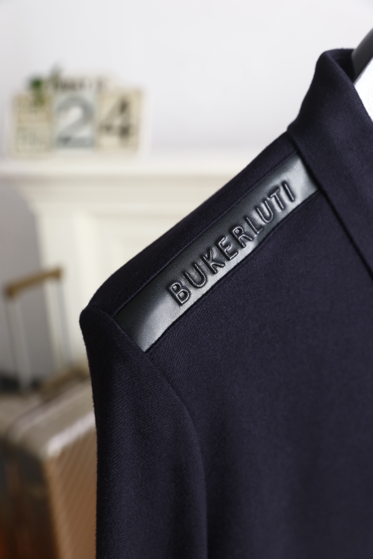 🔥巴宝丽/Burb*rry.25秋季新品！时尚男士休闲衬衫式Polo衫采用羊毛针织面料打造，触感柔软且兼