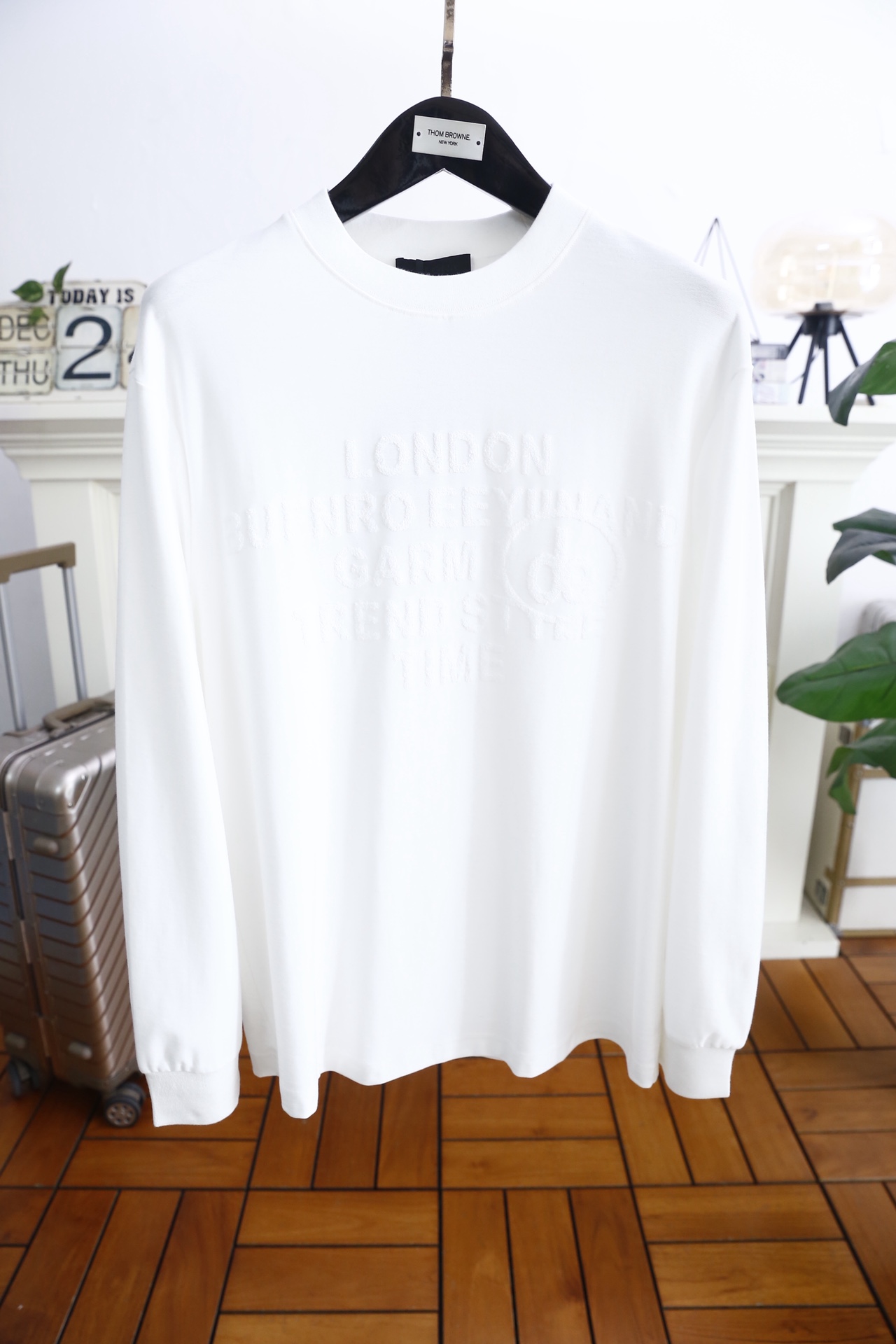 🔥路易威*/LV.2025秋季新品！时尚男士长袖打底衫！采用舒适莫代尔棉面料👍质感平整顺滑，风格偏向简约