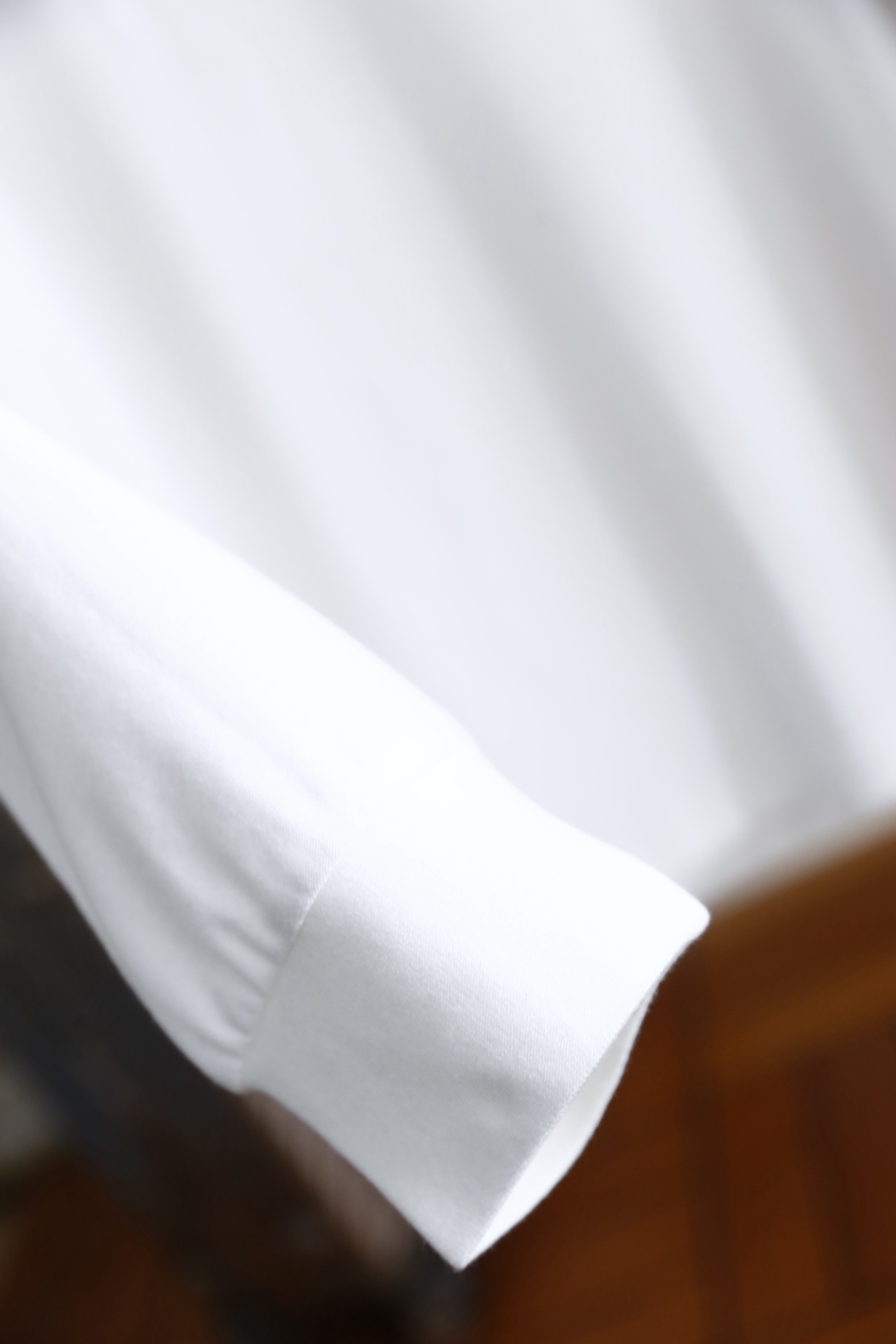 🔥路易威*/LV.2025秋季新品！时尚男士长袖打底衫！采用舒适莫代尔棉面料👍质感平整顺滑，风格偏向简约