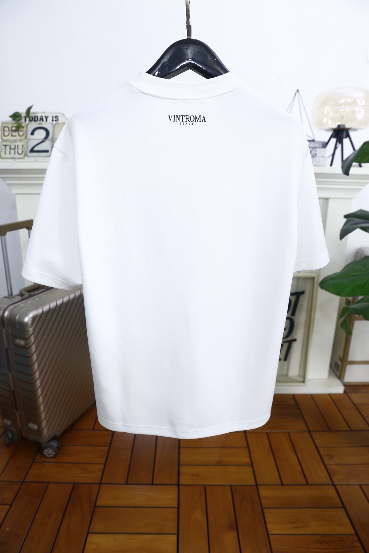 🔥华伦天奴.25秋季新款🆕时尚男士圆领短袖🍃胸前奢华经典定制LOGO标识标注👍🏼上身就能体会这款设计带来