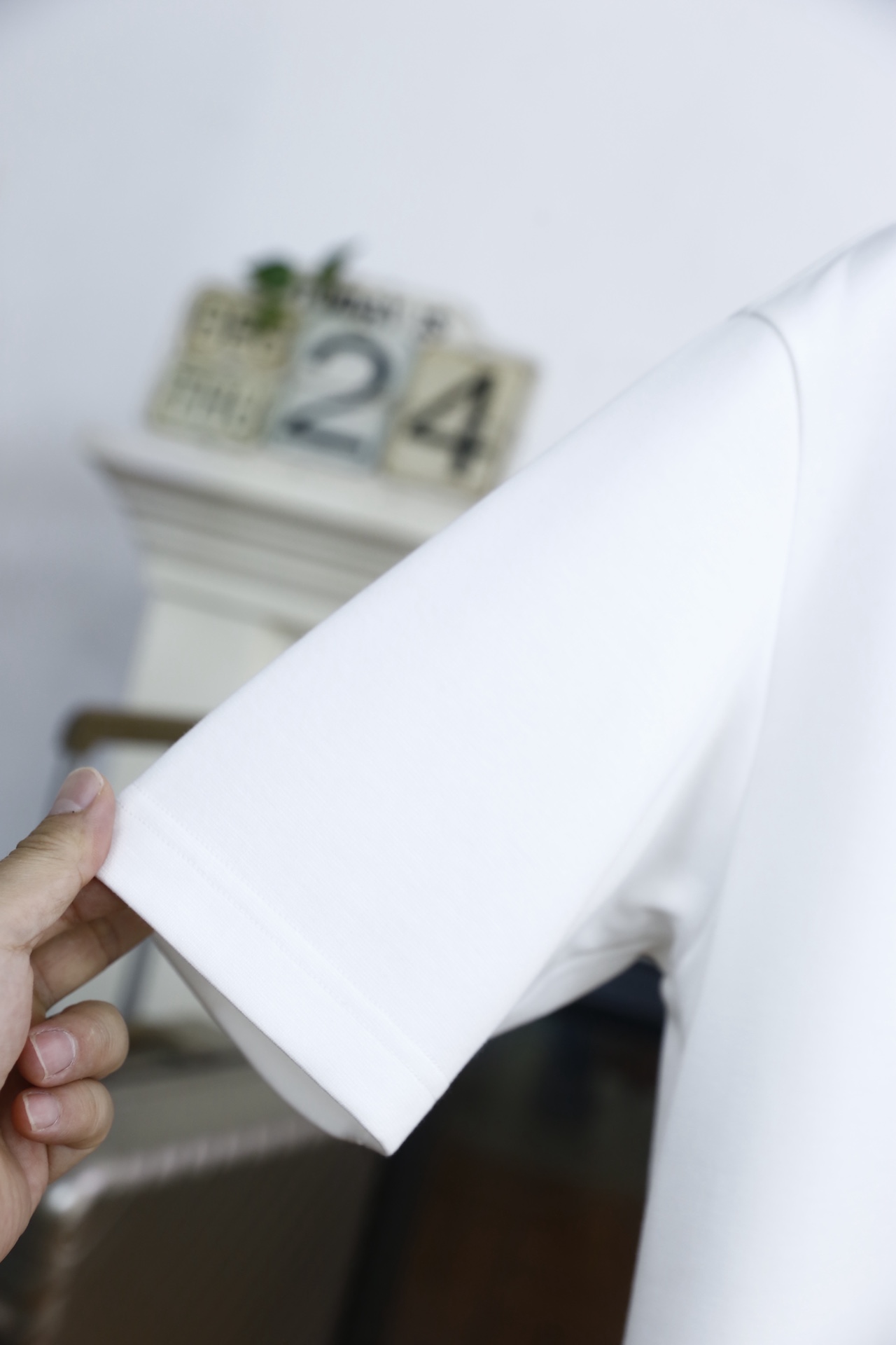 🔥华伦天奴.25秋季新款🆕时尚男士圆领短袖🍃胸前奢华经典定制LOGO标识标注👍🏼上身就能体会这款设计带来