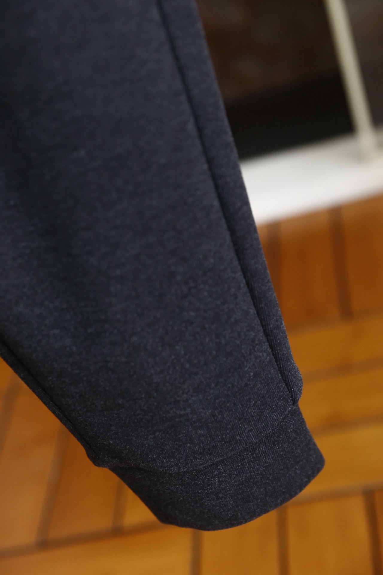 🔥蒙口/Monc*er.25秋冬新款！时尚男士束脚卫裤采用锦纶与氨纶混纺面料打造，面料兼具锦纶的耐磨抗皱