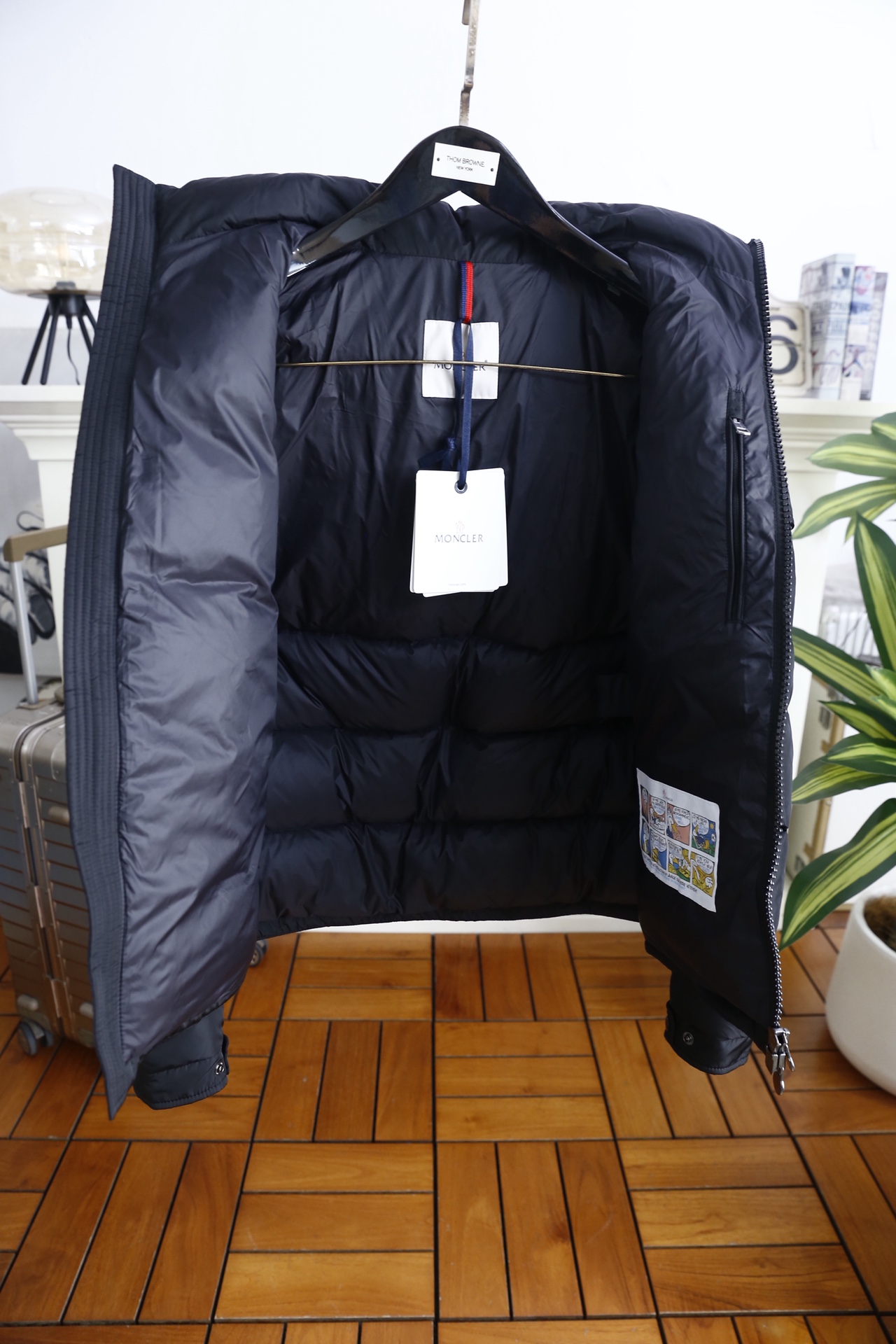 🔥蒙口/Mon*ler.25秋冬新款！男士百搭连帽羽绒服采用高密防风聚酯纤维面料，内里填充鹅绒，蓬松度高