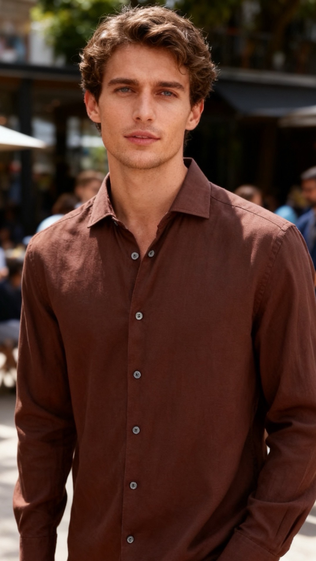 🔥杰尼亚/Ze*na.25秋冬新品！时尚男士百搭长袖衬衫👔为标准尖领设计，门襟采用单排纽扣开合方式，纽扣